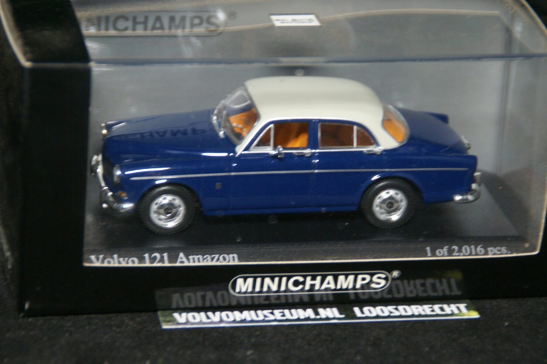 DSC03244 miniatuur 1966 Volvo Amazon 130 blauw wit 1op43 Minichamps 171060 1 van 2016 MB