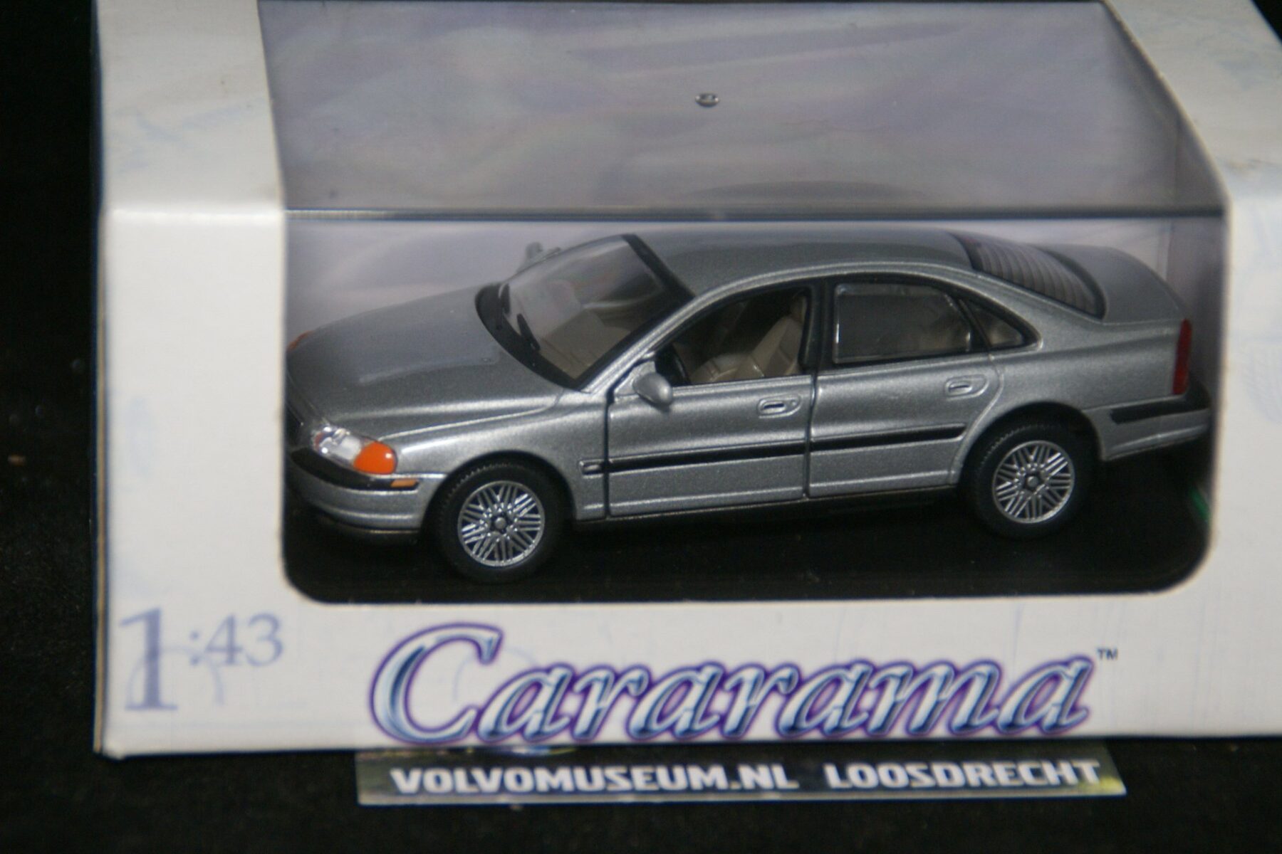 DSC03260 miniatuur Volvo S80 zilvermet 1op43 Carrarama 167517 MB
