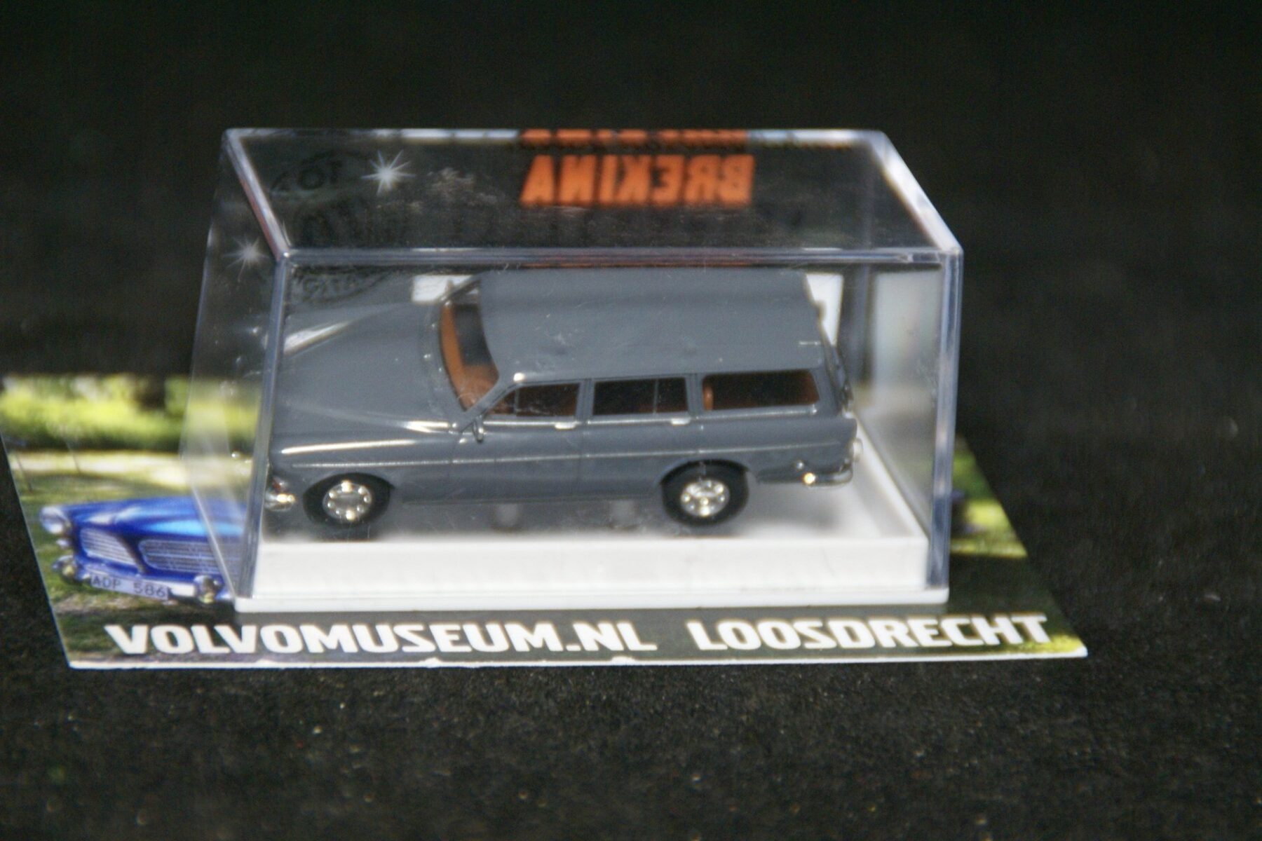 DSC03290 miniatuur Volvo Amazon combi 220 grijs 1op87 Brekina 29253 MB