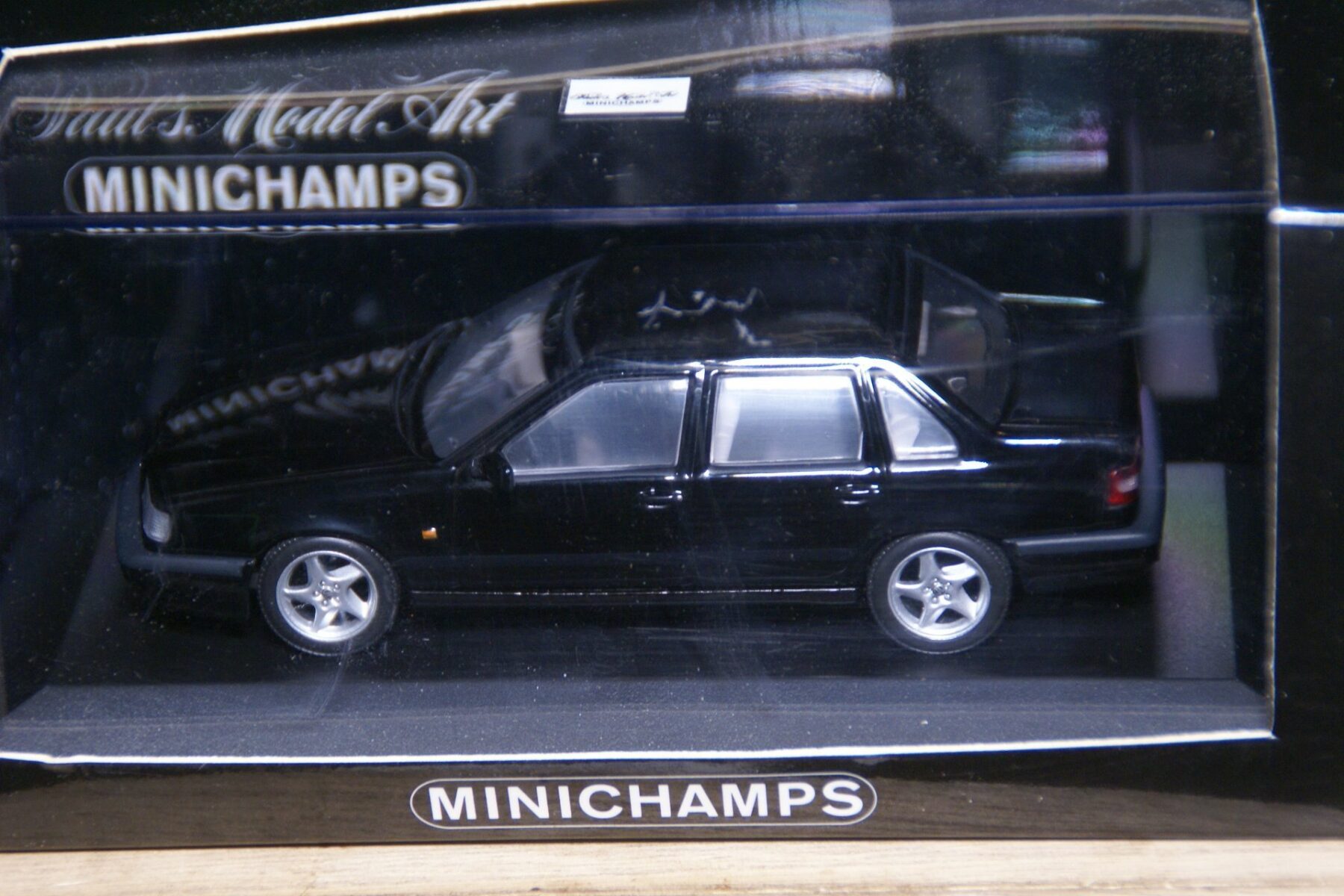 DSC05482 miniatuur Volvo 850 854 zwart 1op43 Minichamps 171400 MB