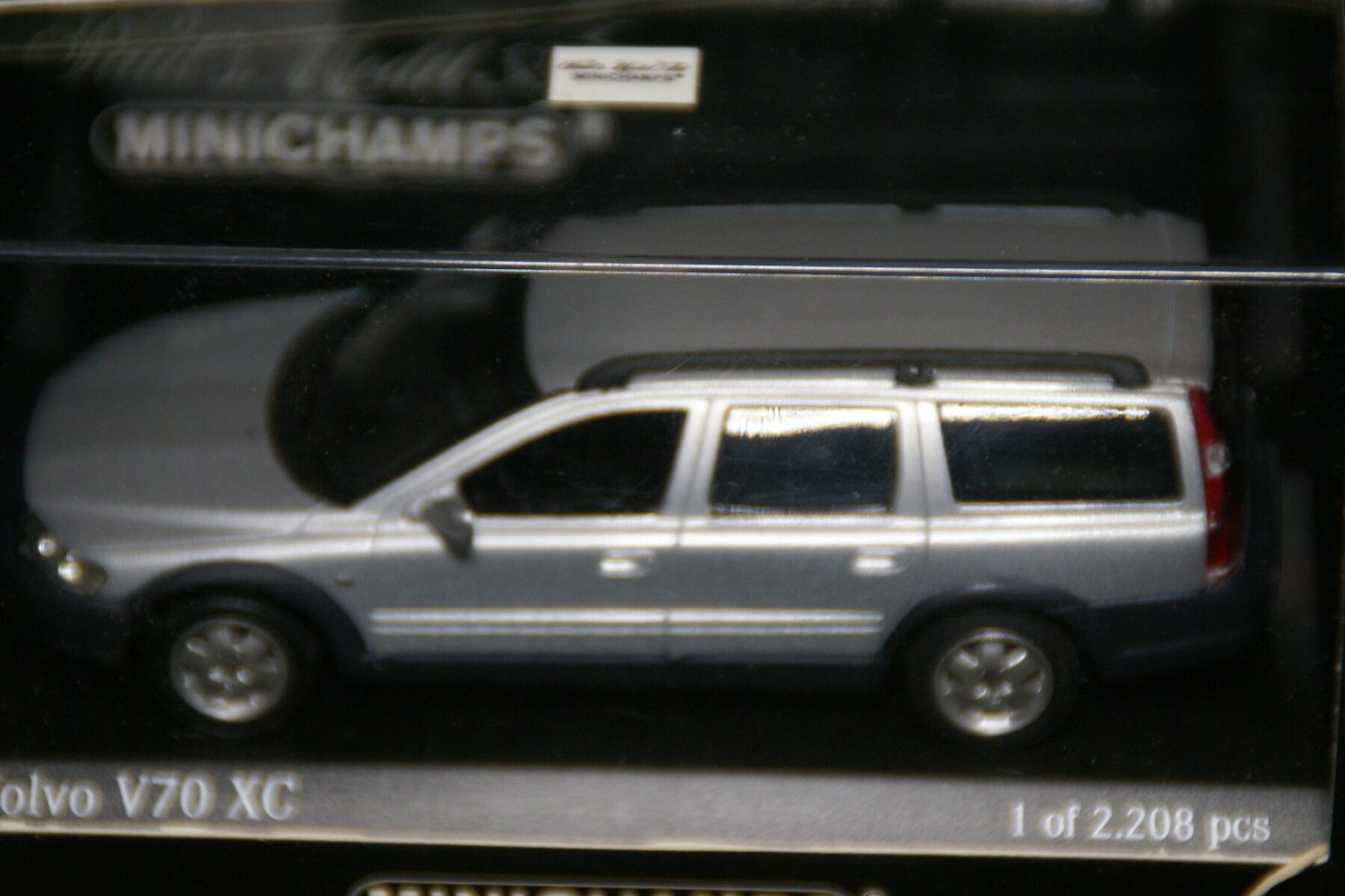 DSC05488 miniatuur Volvo V70XC grijs 1op43 Minichamps 171271 1 van 2208 MB