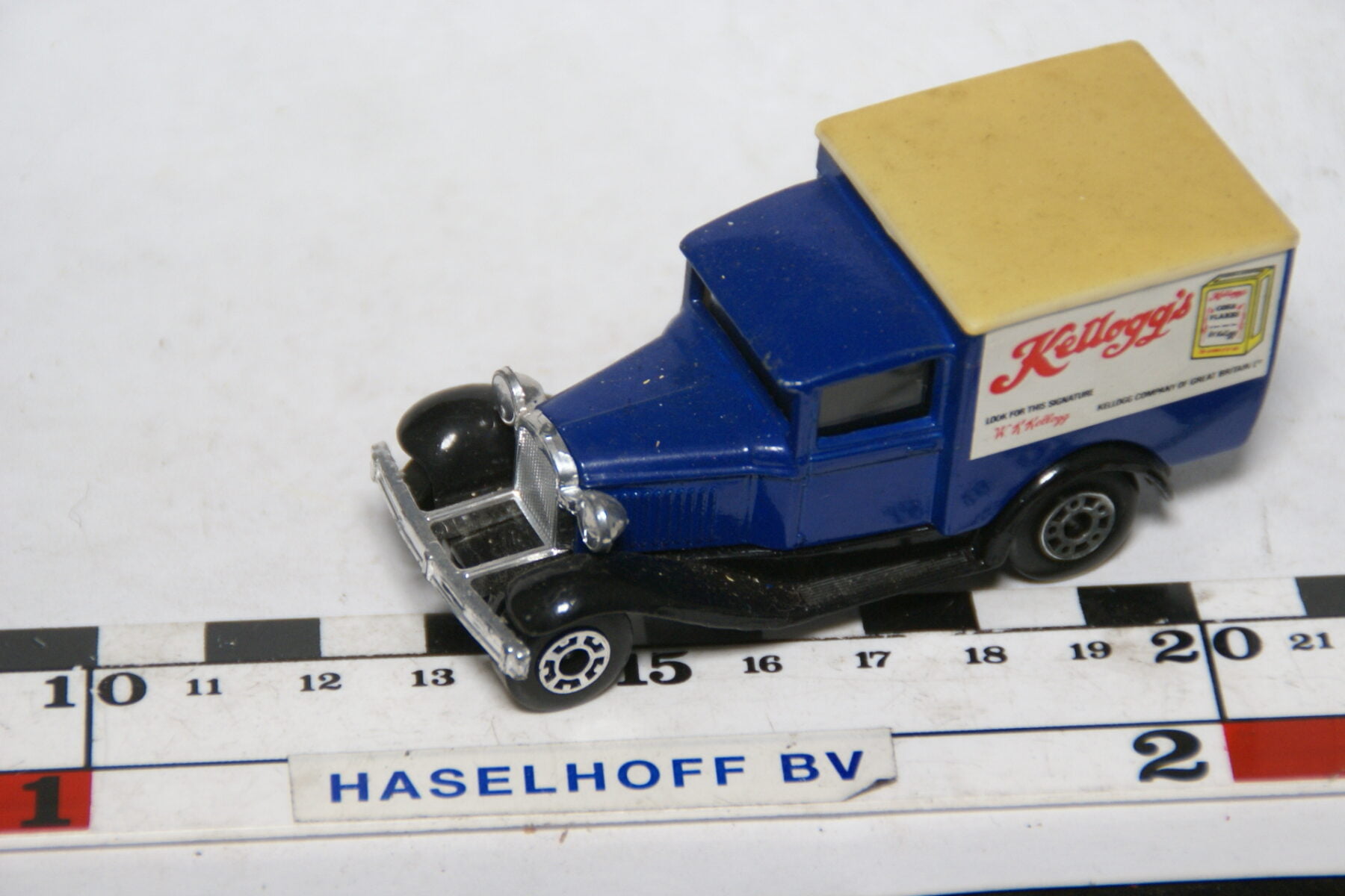 DSC07604 miniatuur 1919 A Ford pickup blauw Kellogs ca 1op72 Matchbox