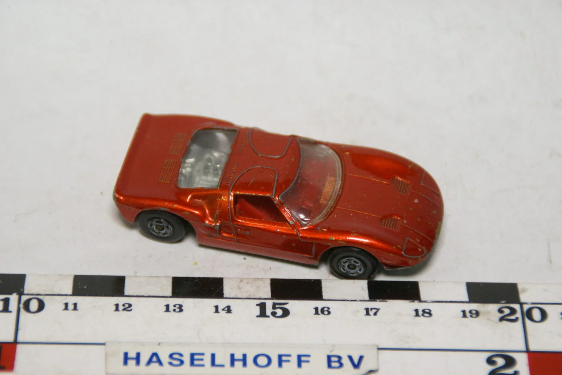 DSC07612 miniatuur Ford GT40 rood ca 1op72 Matchbox nr 41