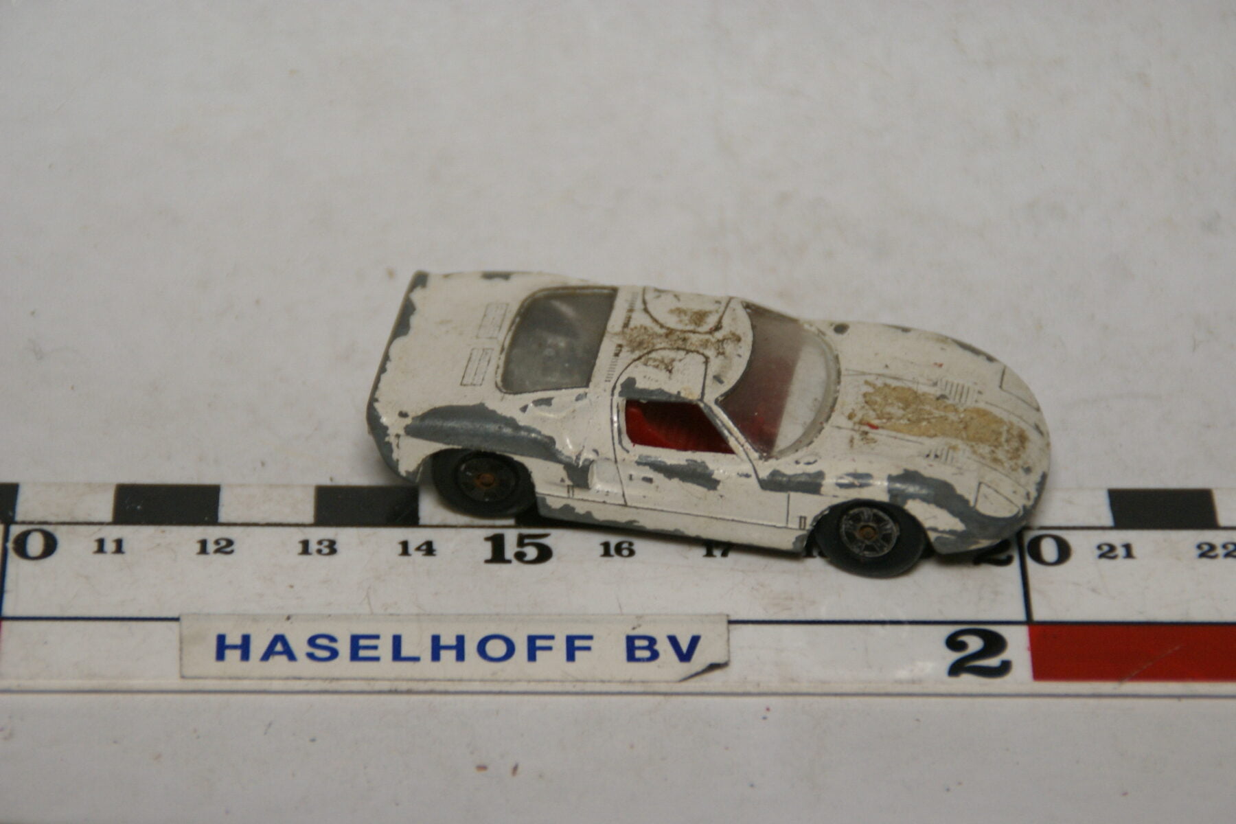 DSC07623 miniatuur Ford GT40 wit ca 1op72 Matchbox nr 41