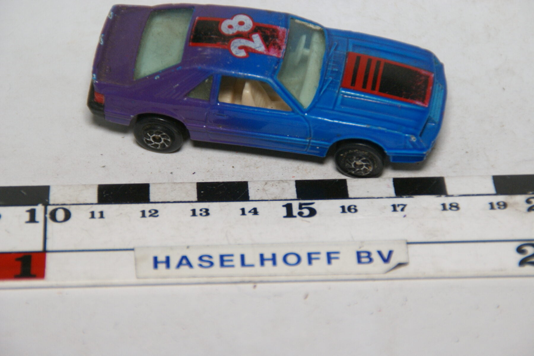 DSC07665 miniatuur Ford Mustang blauw ca 1op72