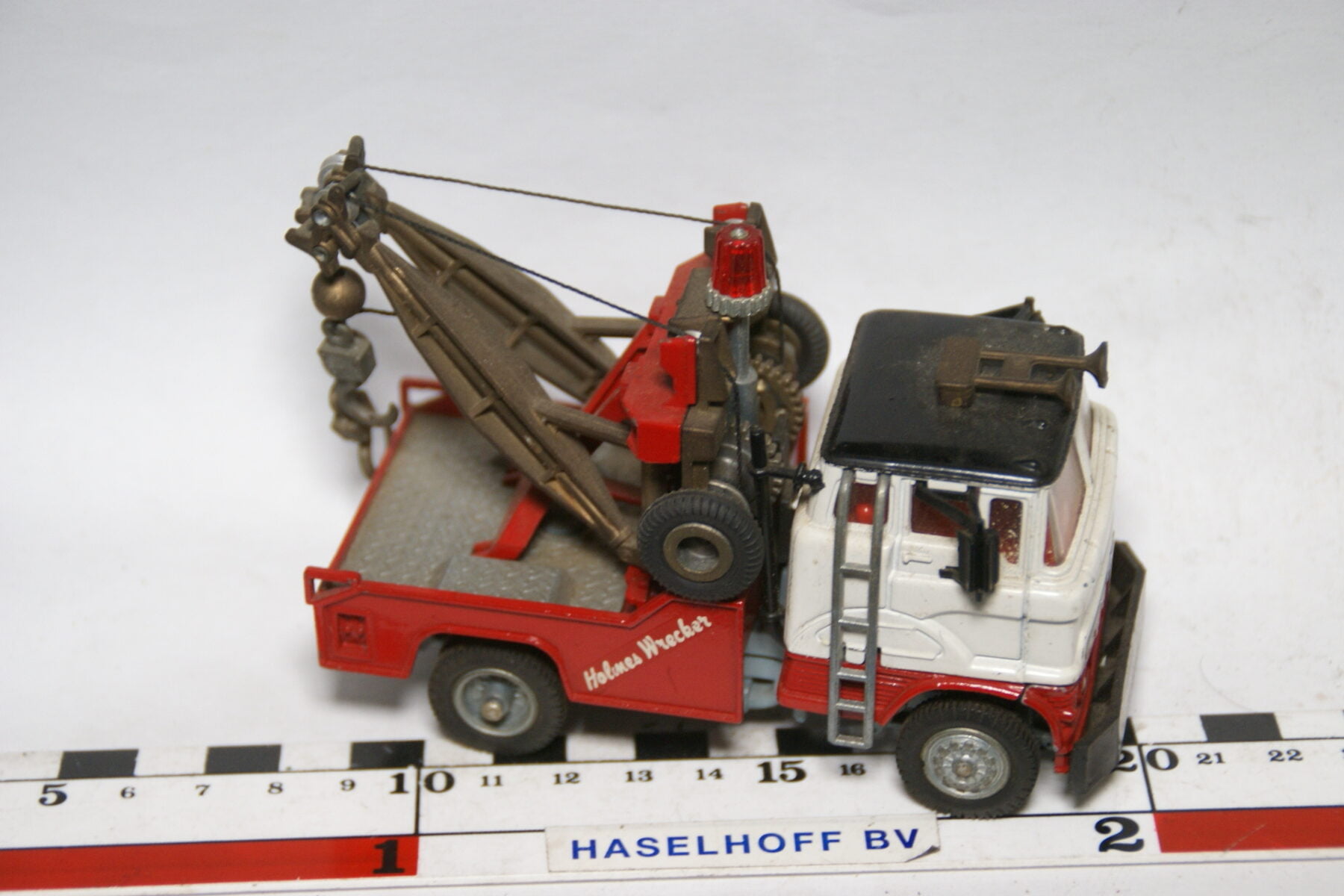 DSC07711 miniatuur Ford kraanwagen rood wit ca 1op43 Corgi Major Toys