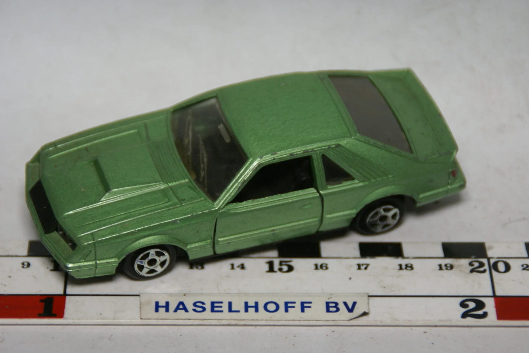 DSC07727 miniatuur Ford Mustang groen ca 1op43 Norev
