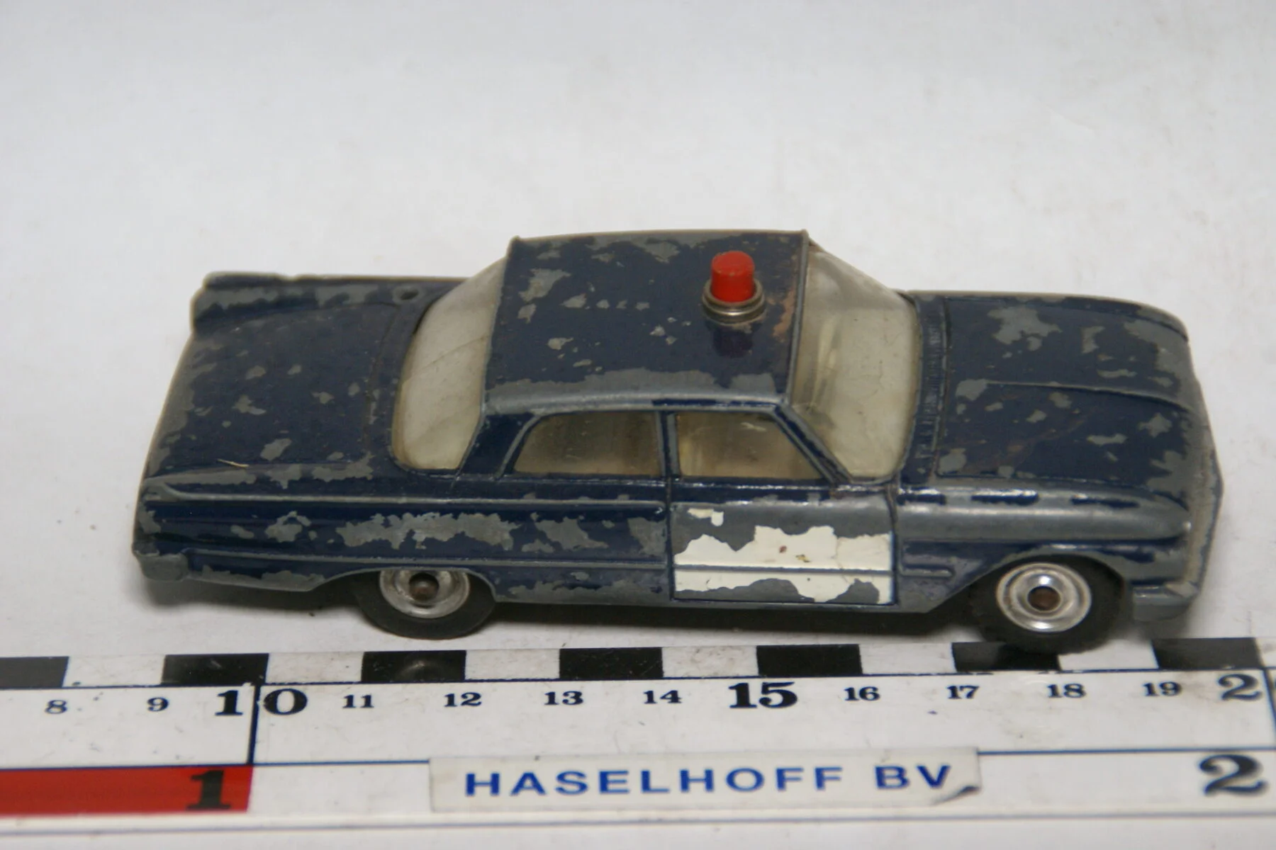 DSC07733 miniatuur Ford Fairlane police ca 1op43 Dinky Toys