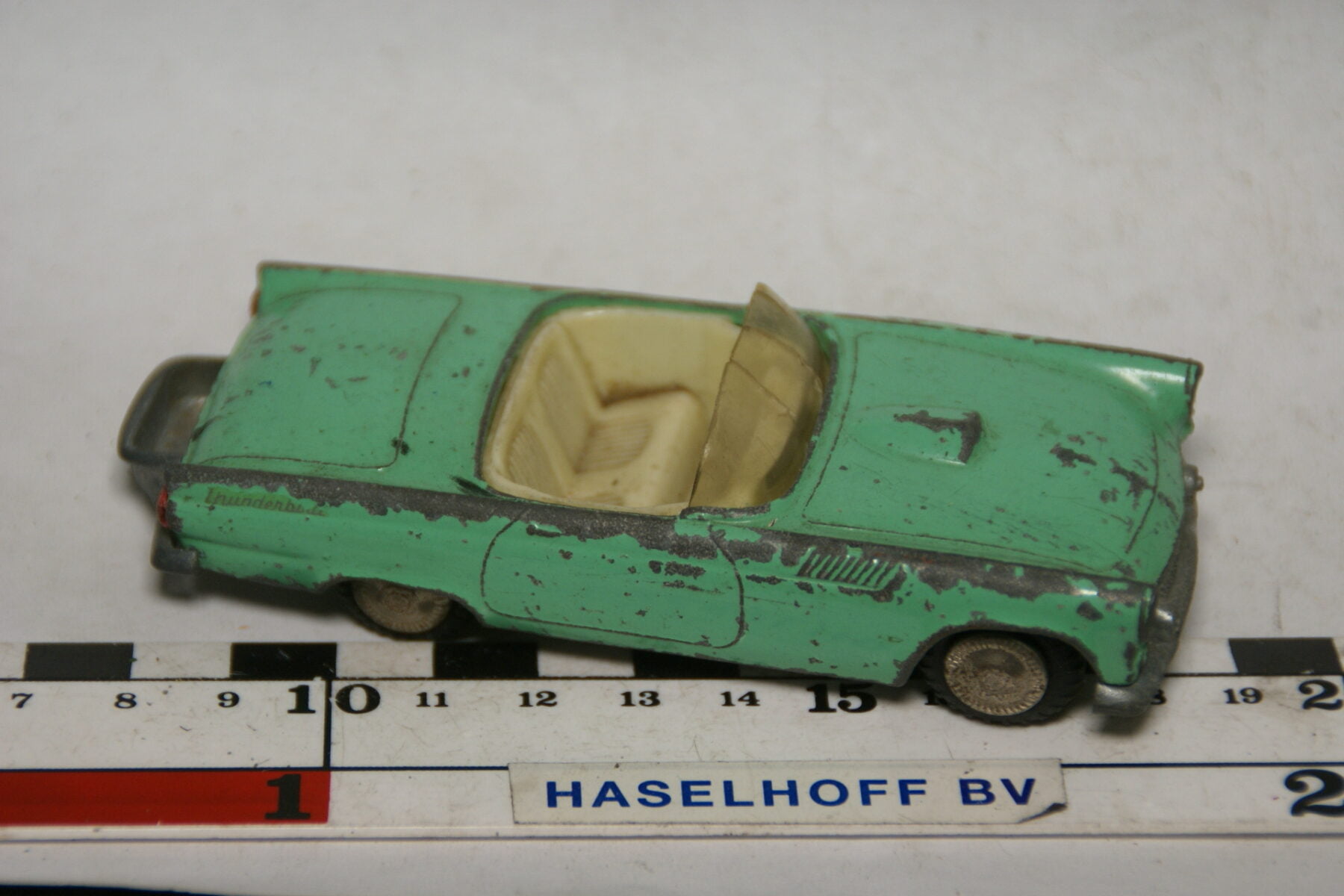 DSC07746 miniatuur Ford Thunderbird groen 1op43 Tekno