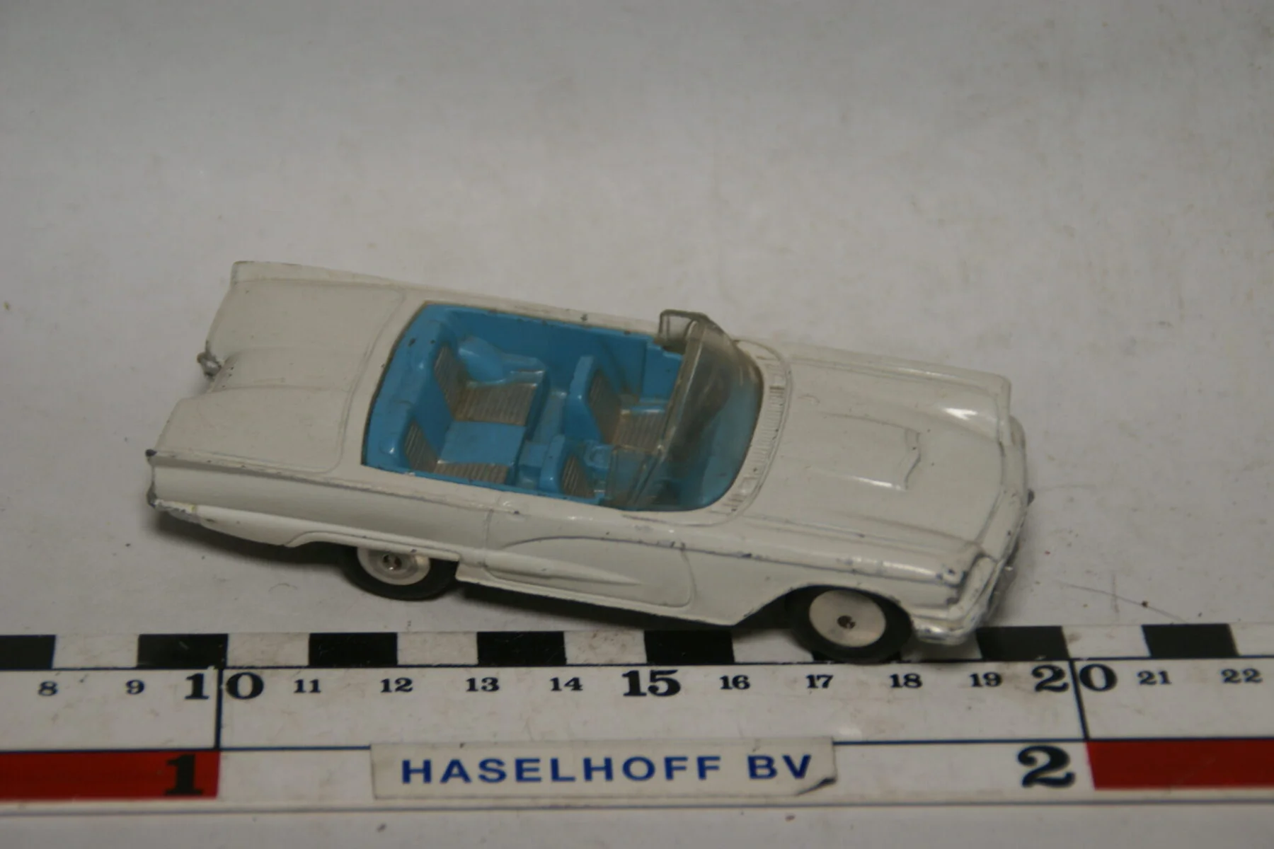 DSC07785 miniatuur Ford Thunderbird cabriolet wit 1op43 Corgi Toys