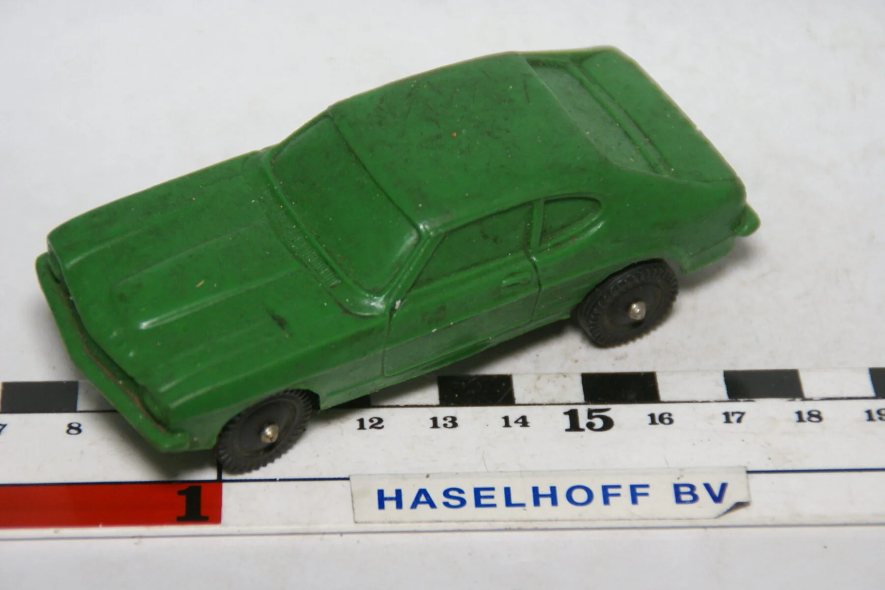 DSC07829 miniatuur Ford Capri groen 1op43 mogelijk Tomte Galanite