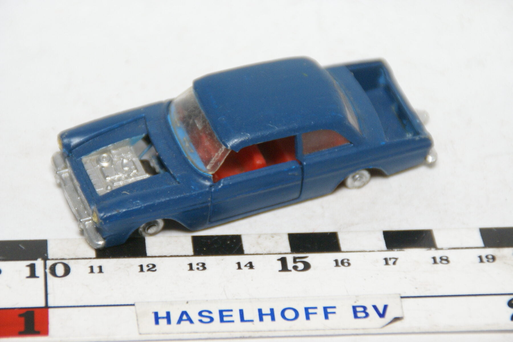 DSC07842 miniatuur Ford Taunus 12M blauw ca 1op50 Impy Road Master