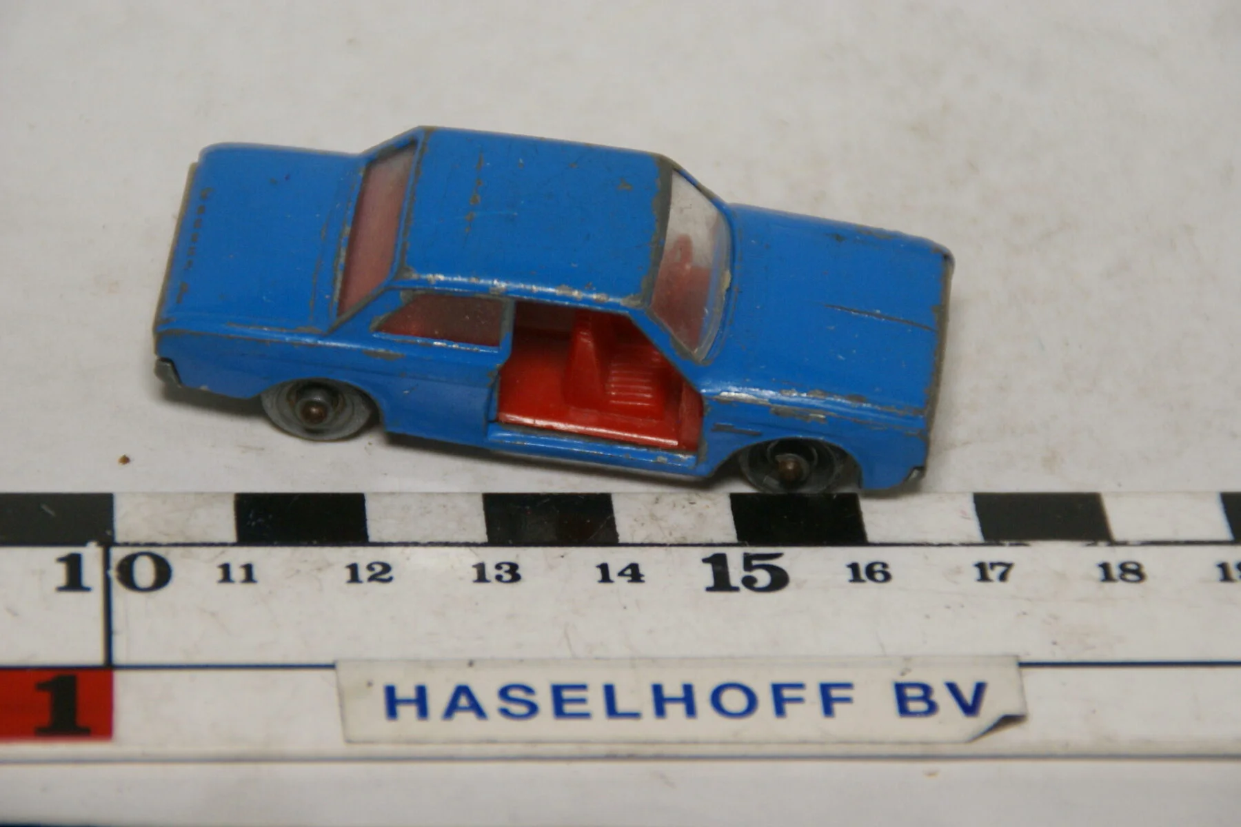 DSC07850 miniatuur Ford Taunus 17M blauw ca 1op70 Best Box nr 2511
