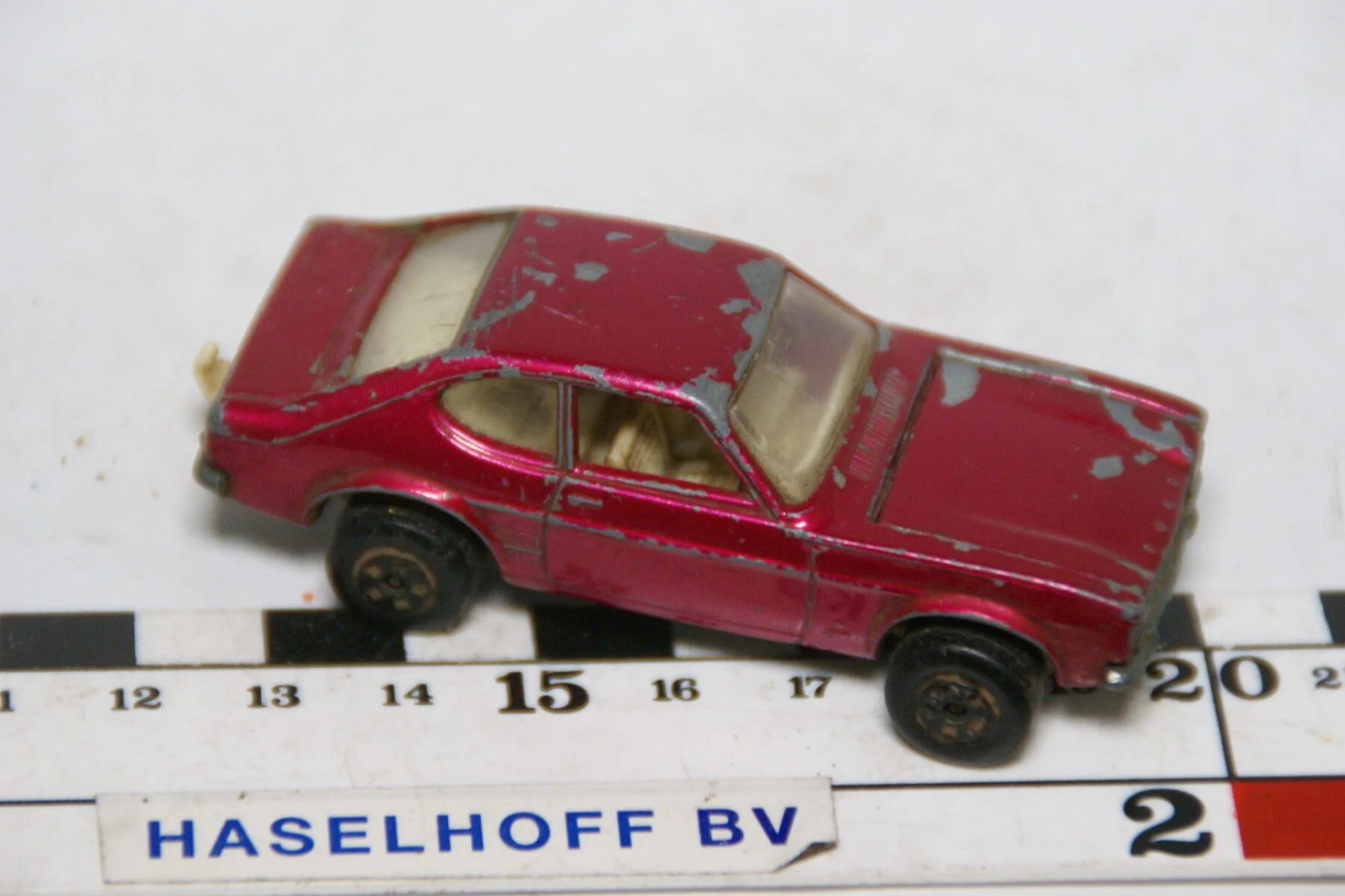 DSC07856 miniatuur 1970 Ford Capri rood ca 1op70 Matcbox nr 54