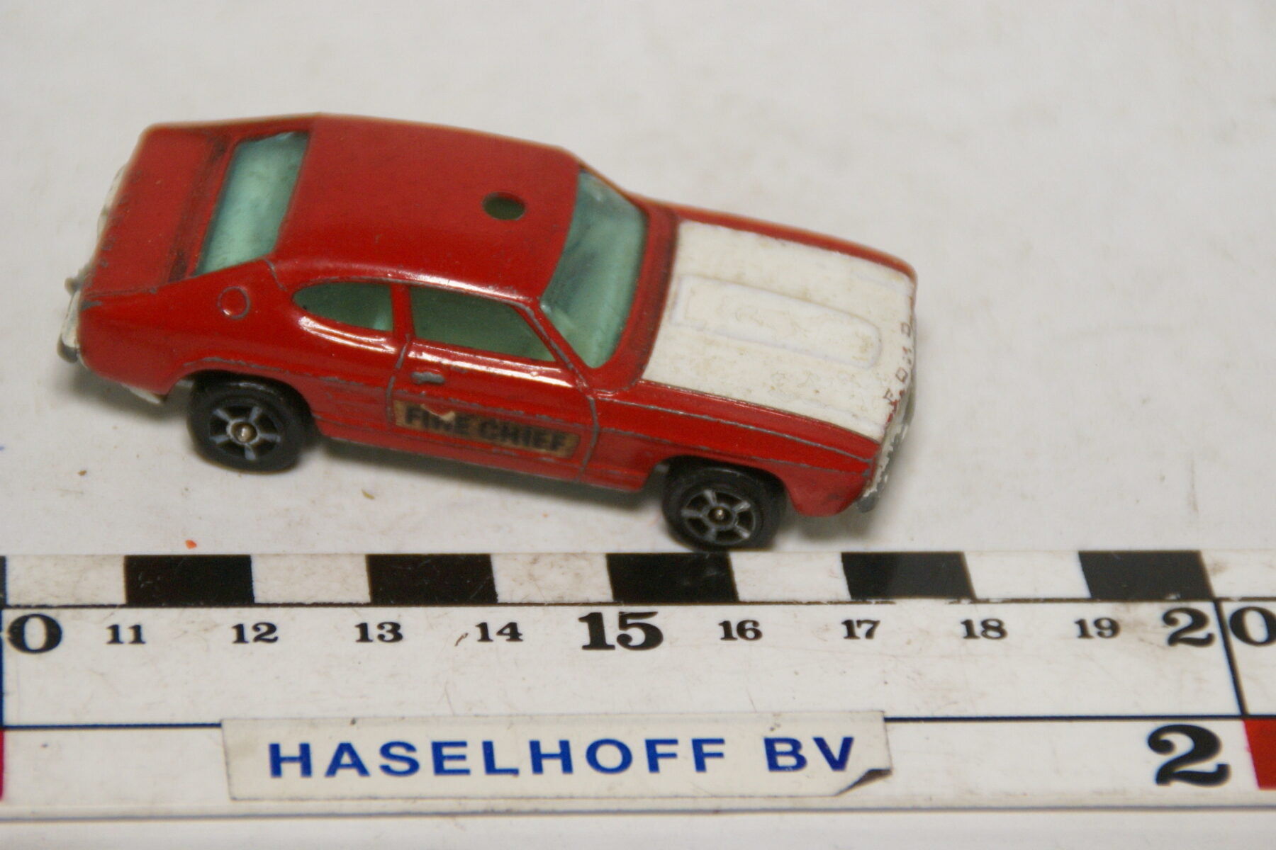 DSC07874 miniatuur Ford Capri rood ca 1op70 Corgi Juniors