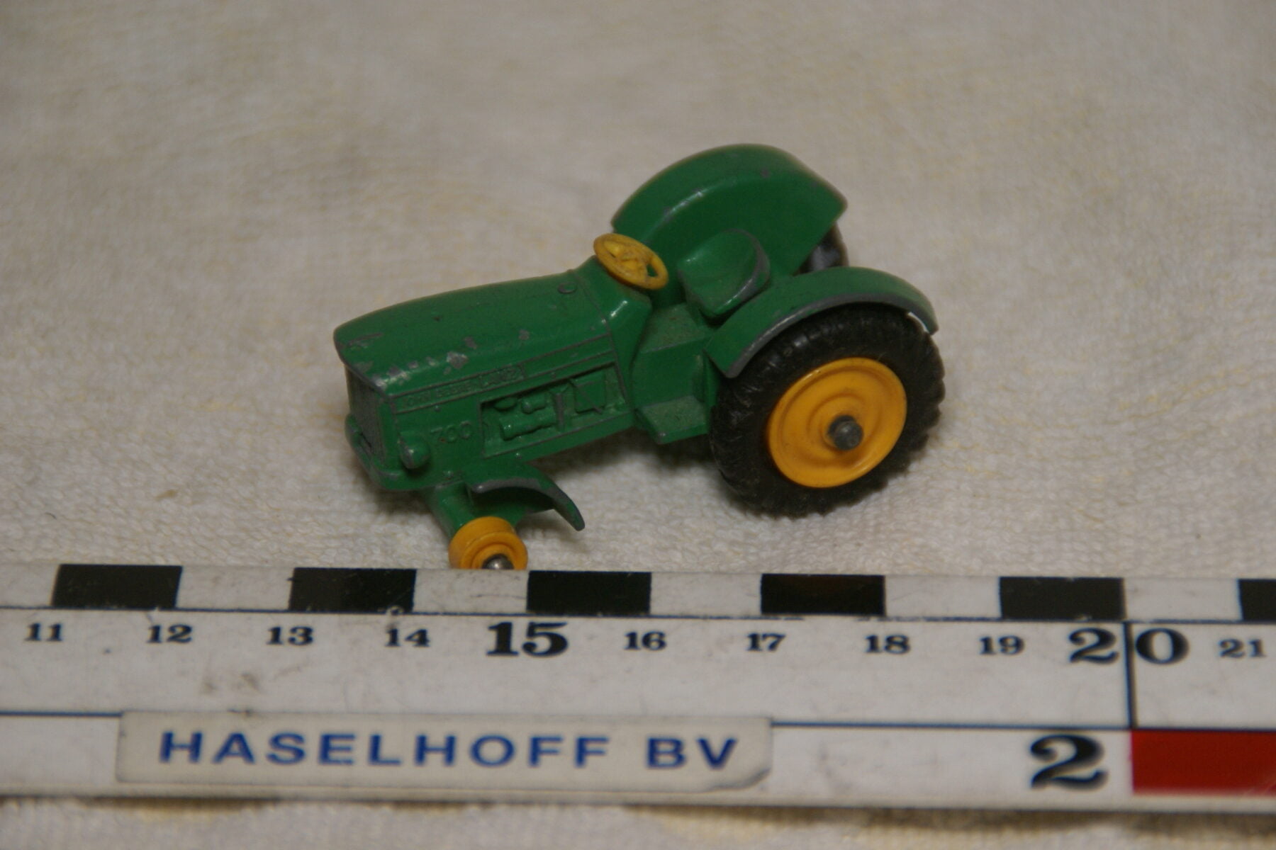 DSC08938 miniatuur tractor groen ca 1op70 Matchbox Lesney nr 50