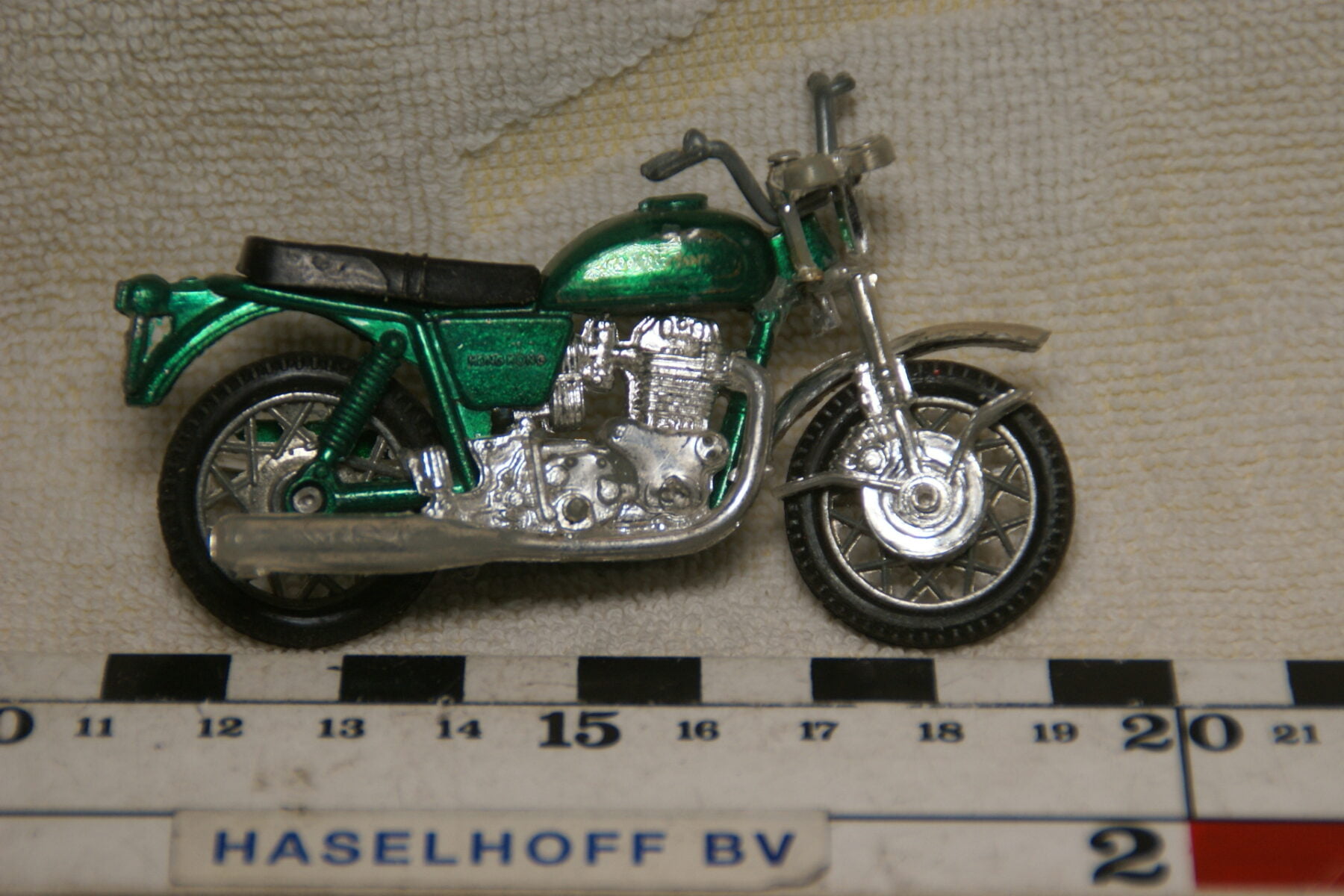 DSC08952 miniatuur motorfiets groenca  1op43 Hong Kong