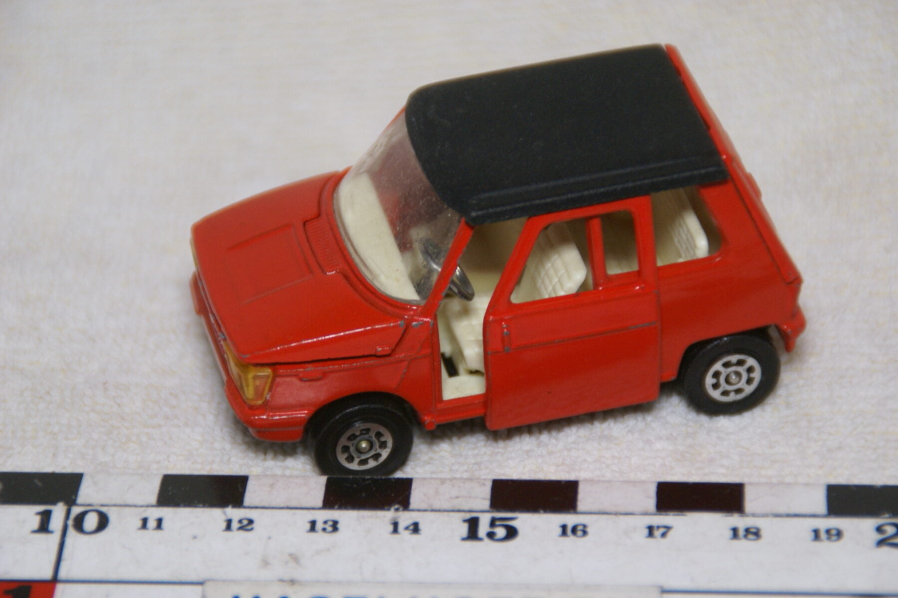 DSC08978 miniatuur Osi DAF City rood 1op43 Corgi Toys