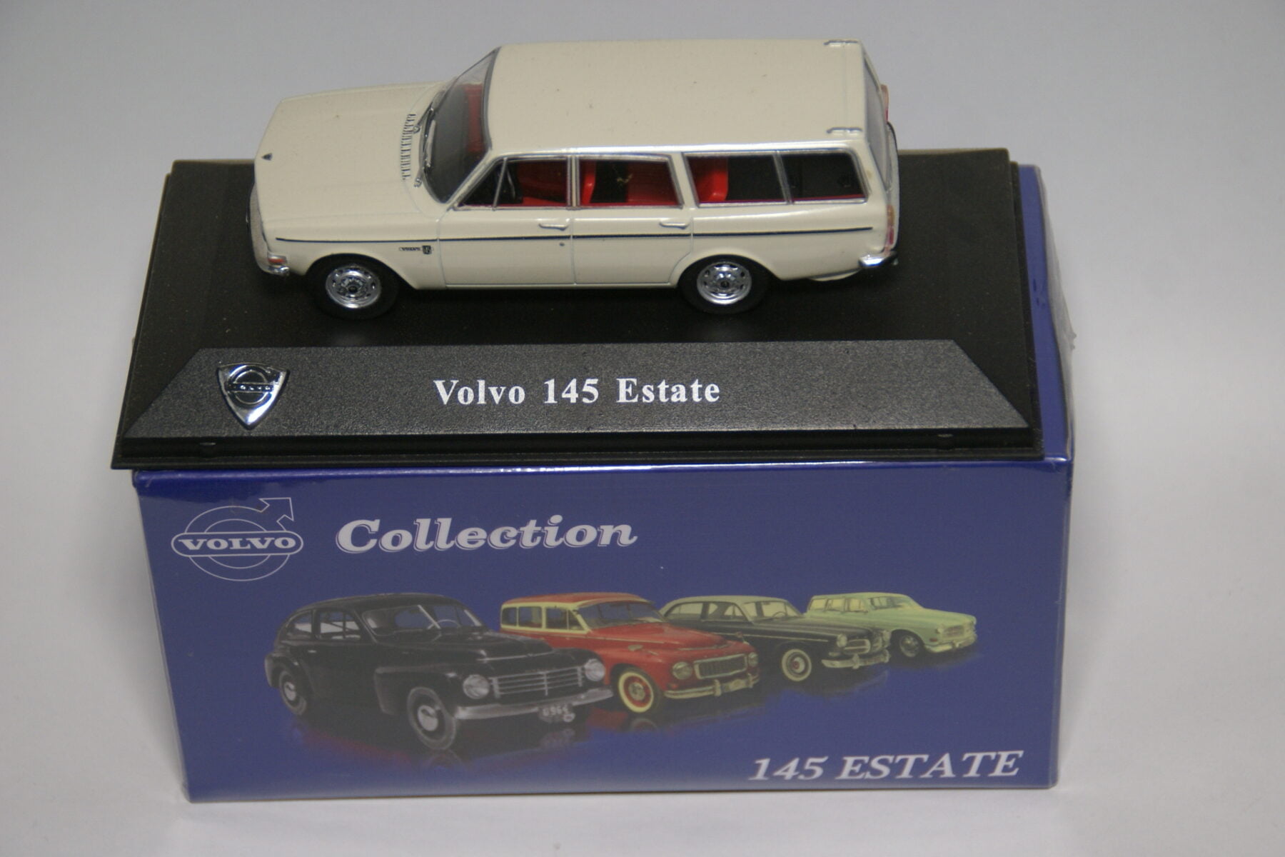 DSC01120 miniatuur Volvo 145 wit 1op43 Atlas 12 nieuw