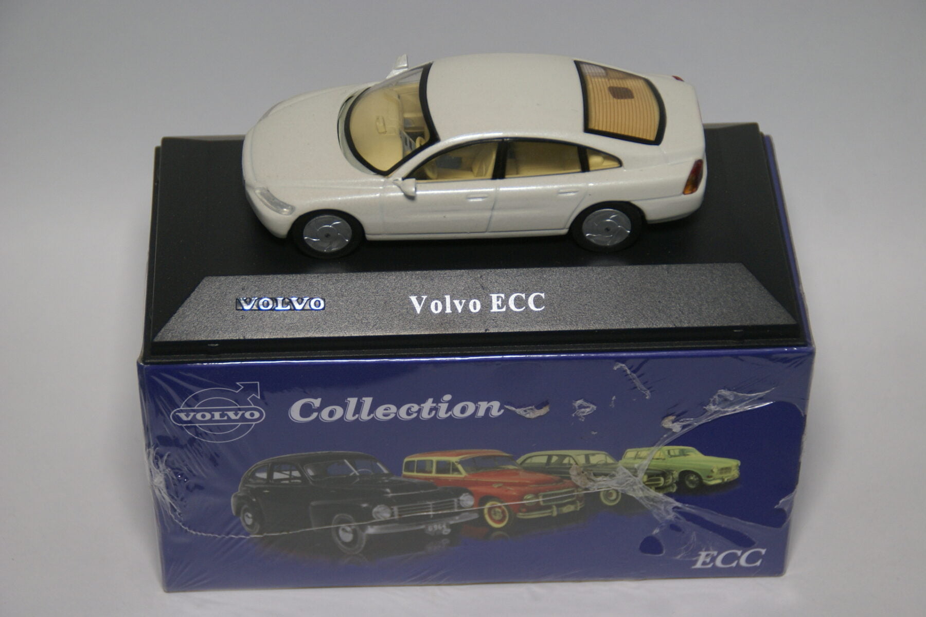 DSC01154 miniatuur Volvo ECC wit 1op43 Atlas 14 nieuw
