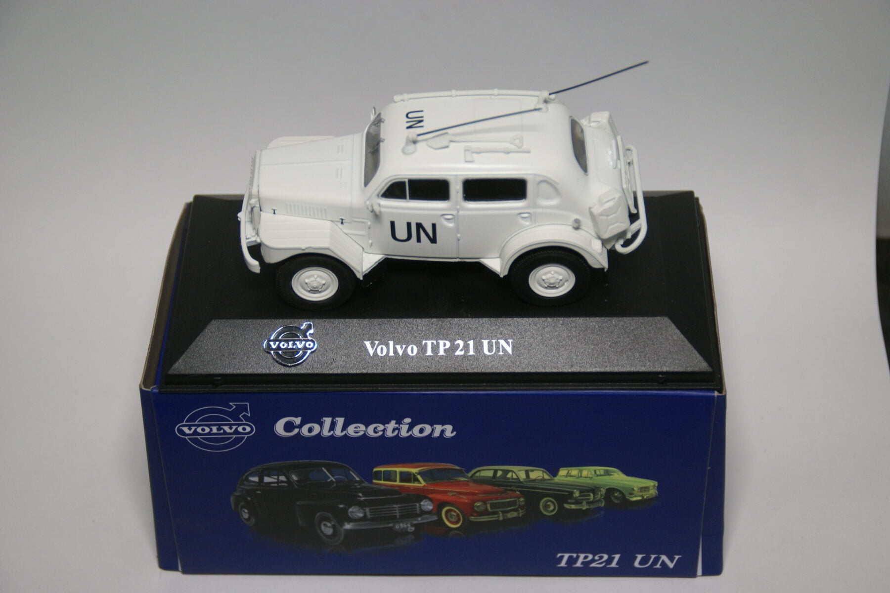 DSC01172 miniatuur Volvo TP21 UN wit 1op43 Atlas 69 nieuw
