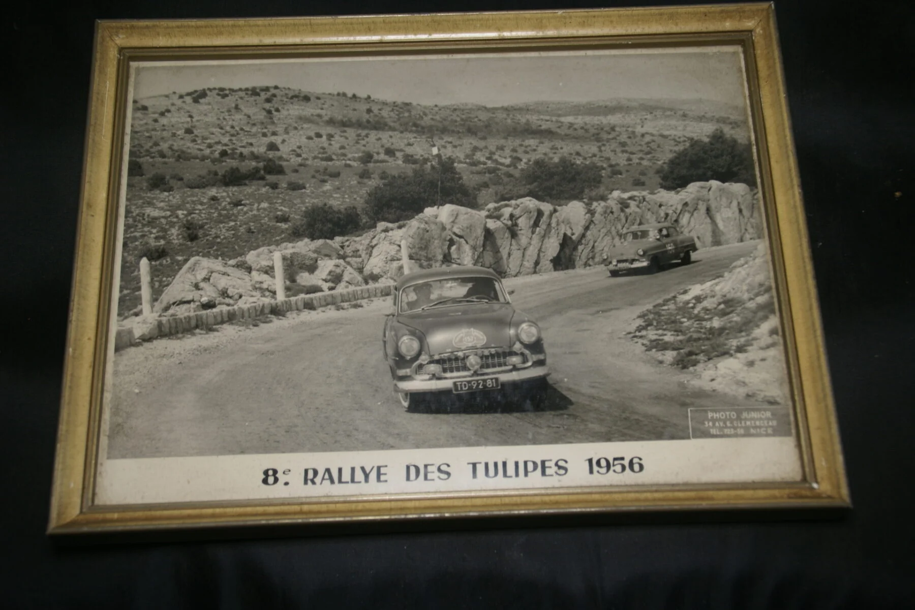 DSC01182 foto ingelijst Tulpenrally 1956 met Opel Rekord nr 157