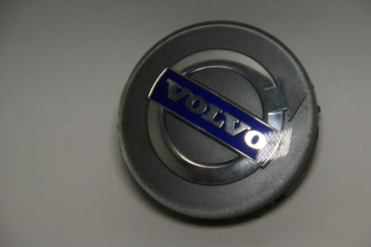 DSC01202 Volvo CSV70 naafdopje grijs 30666913 30748052