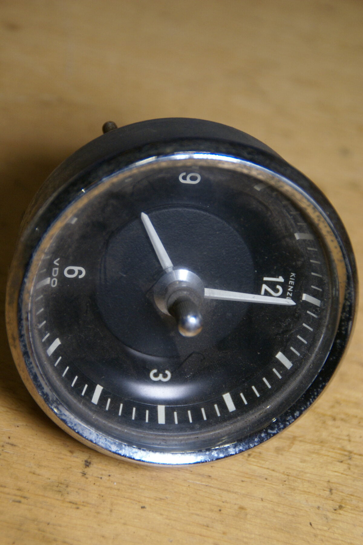 DSC01607 VDO klok 52 mm chroomrand