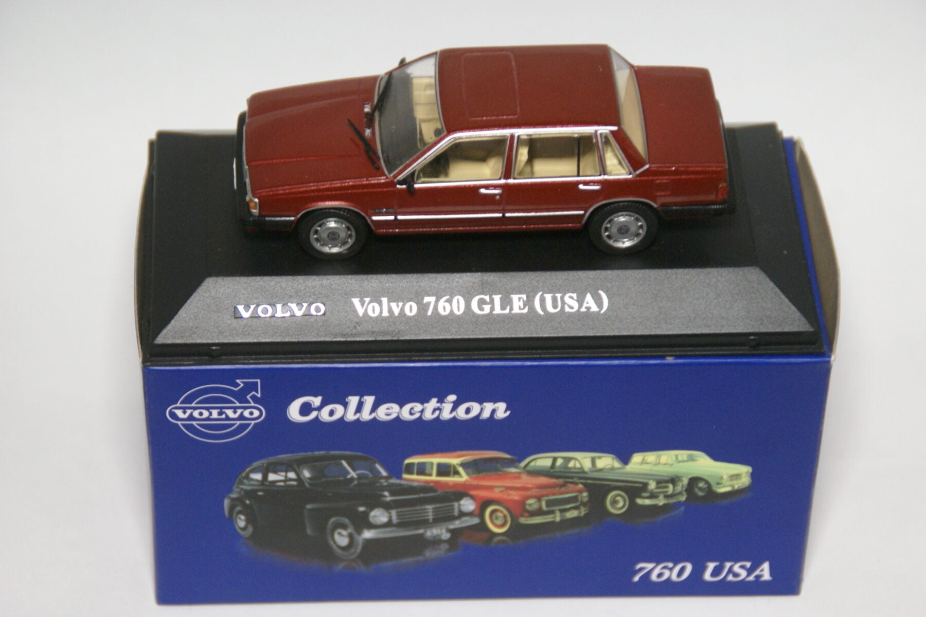 DSC01794 miniatuur Volvo 760GLE USA rood 1op43 Atlas 084 mint in doos