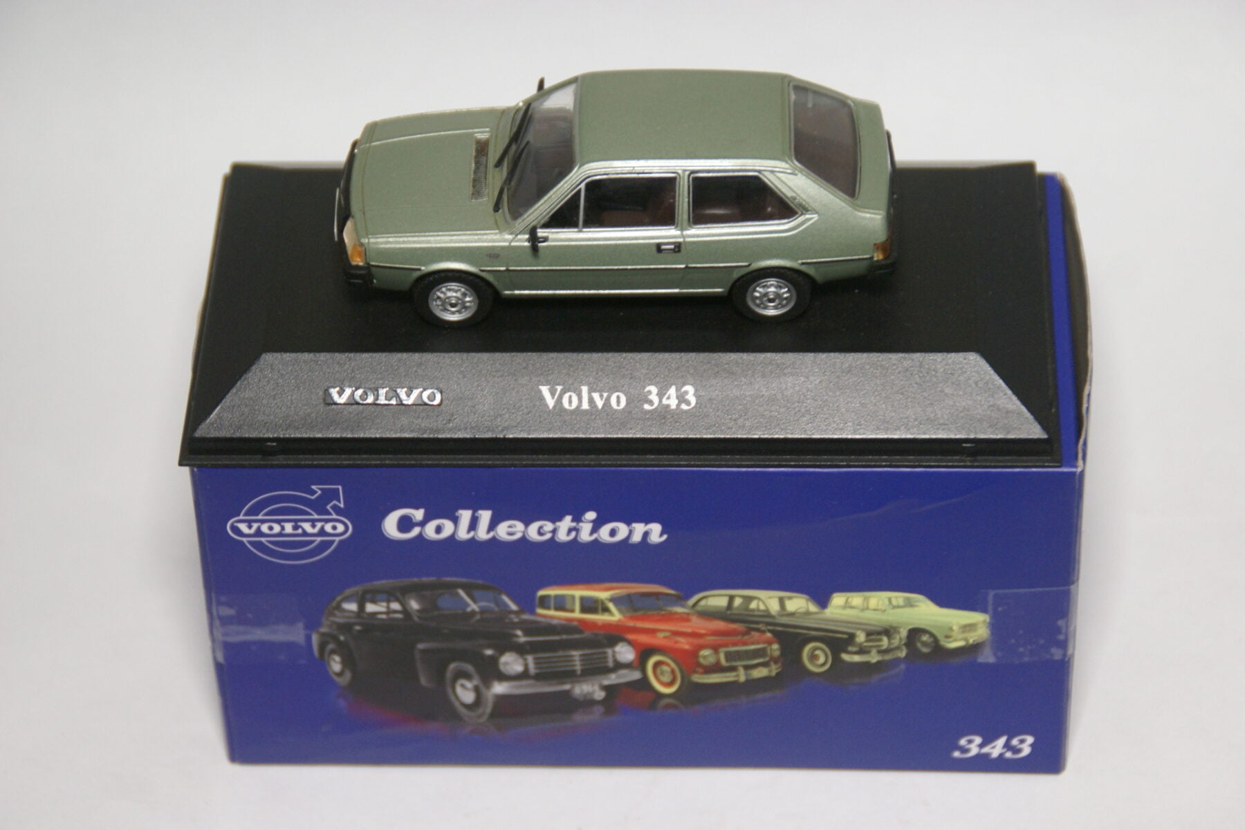 DSC01805 miniatuur Volvo 343 groen 1op43 Atls 015 mint in doos
