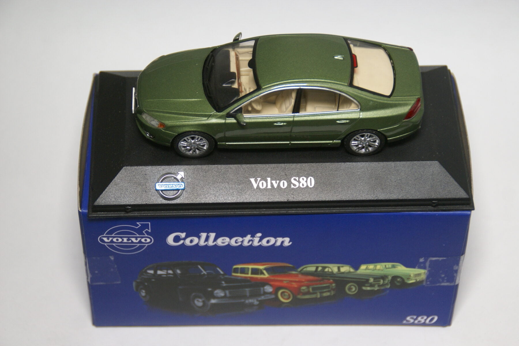 DSC01849 miniatuur Volvo S80 groen 1op43 Atlas 082 mint in doos