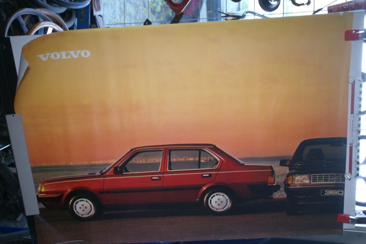 DSC02126 1984 Volvo 360GLE rood poster ASPCARBV1392