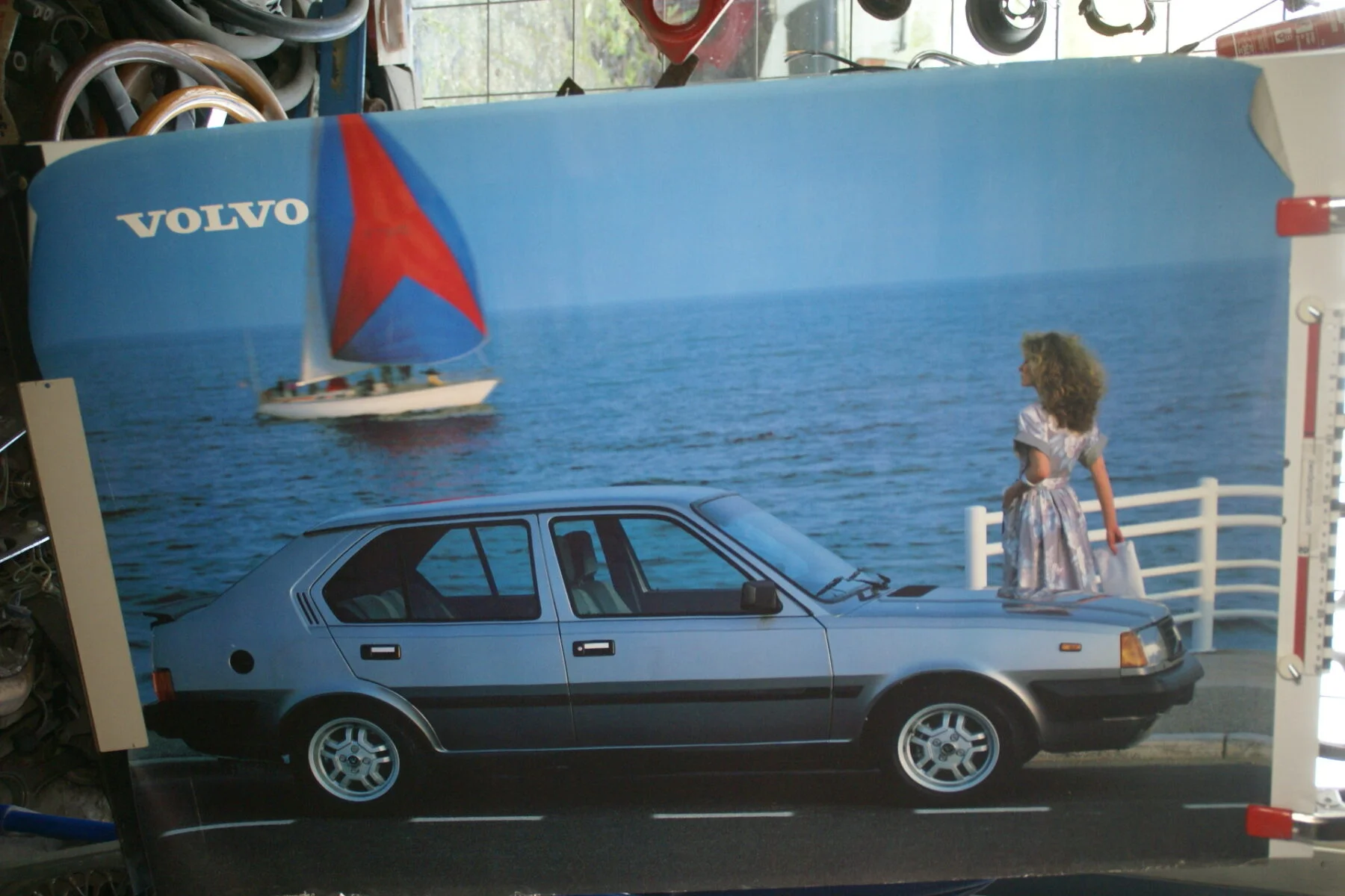 DSC02132 1984 Volvo 360GLT blauw poster ASPCARBV1391