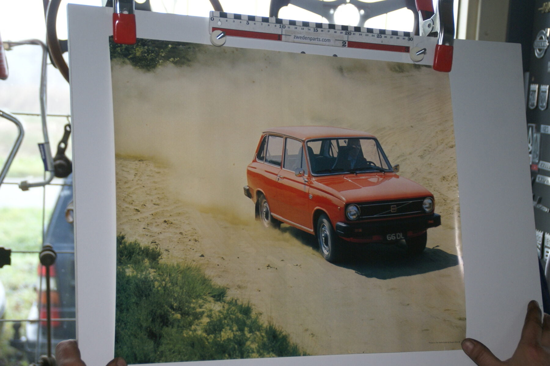 DSC02205 ca 1977 Volvo 66DL rood poster