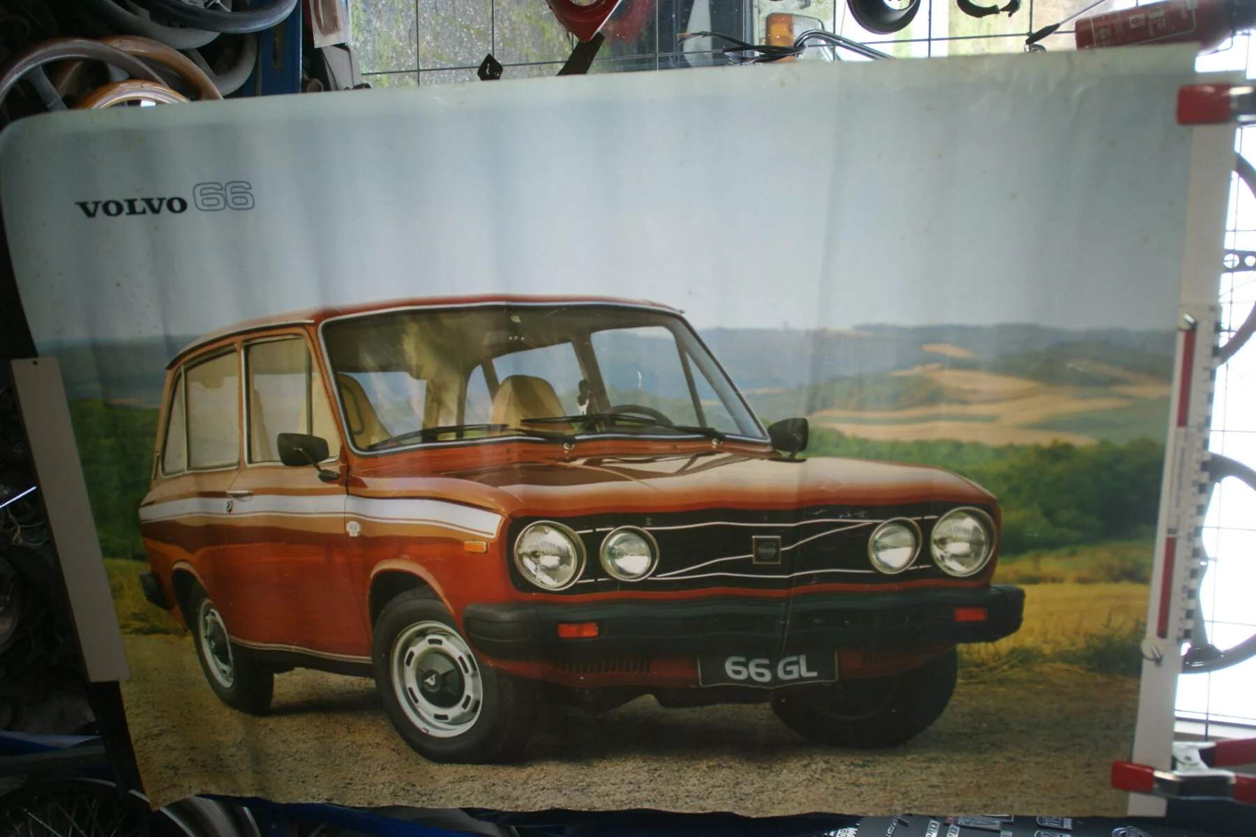 DSC02225 Volvo 66 rood poster 3292-77