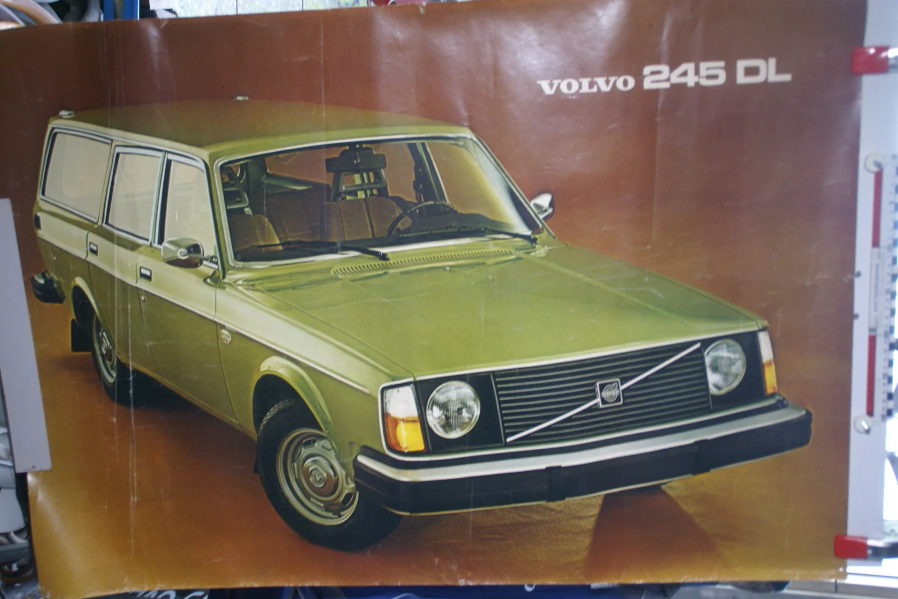 DSC02256 Volvo 245 groen poster 2126-75