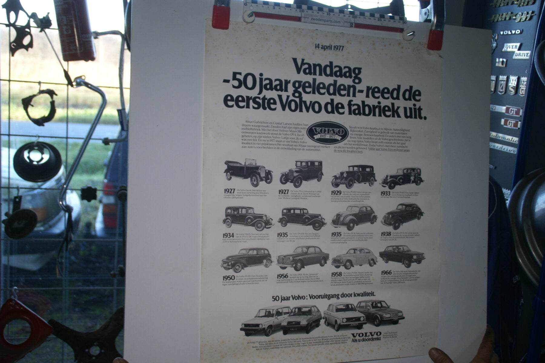 DSC02328 1977 Volvo 16 modellen jubileum poster AV 177