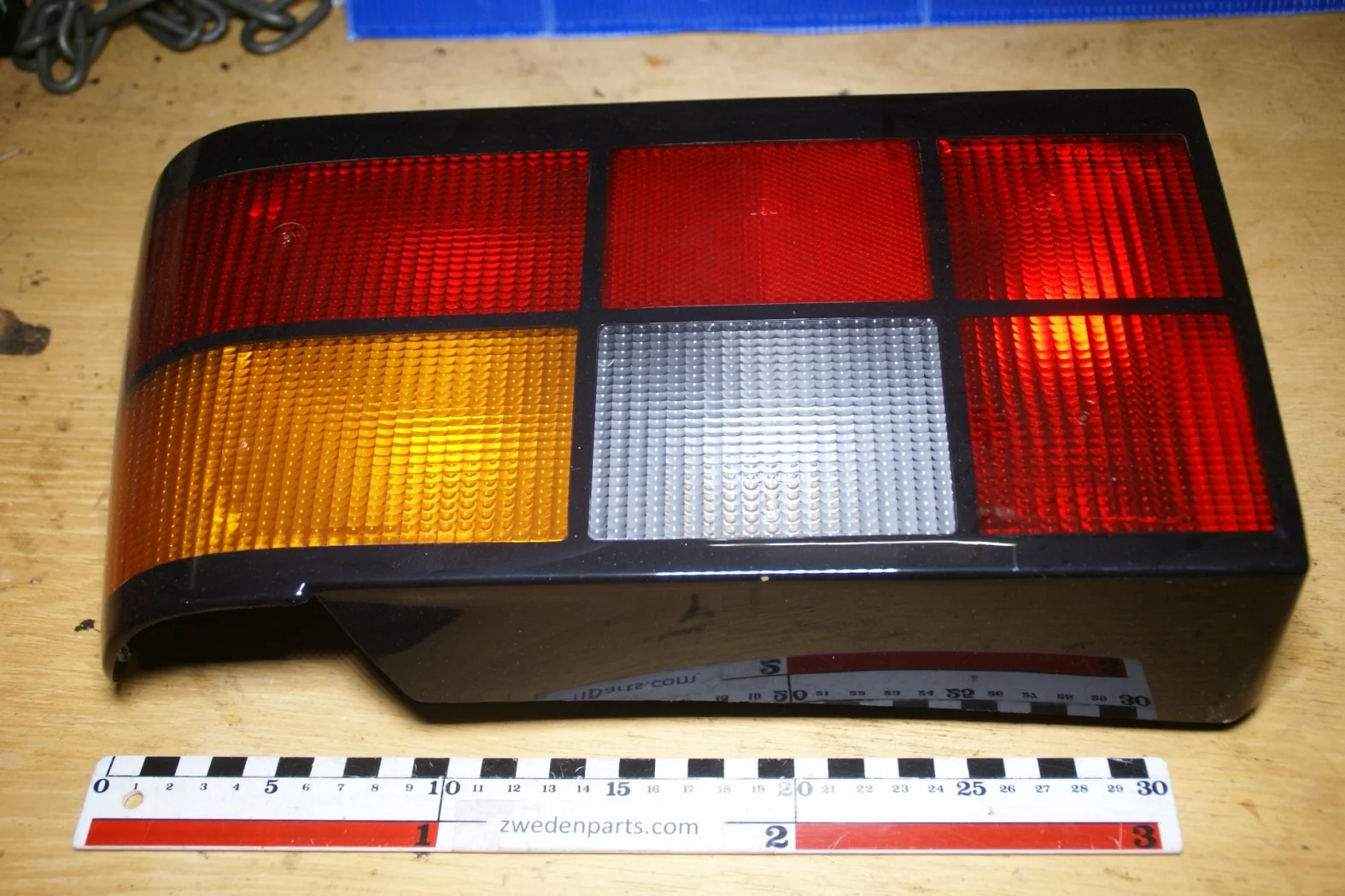 DSC02560 achterlicht Volvo 440 460 rechts NOS
