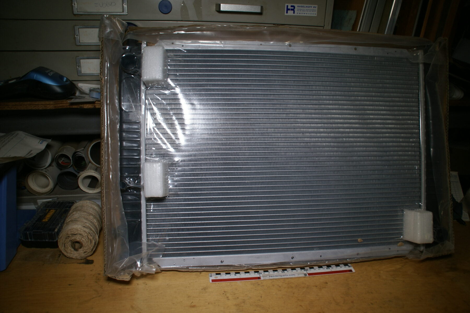 DSC02586 radiateur Volvo 940 732366 nieuw