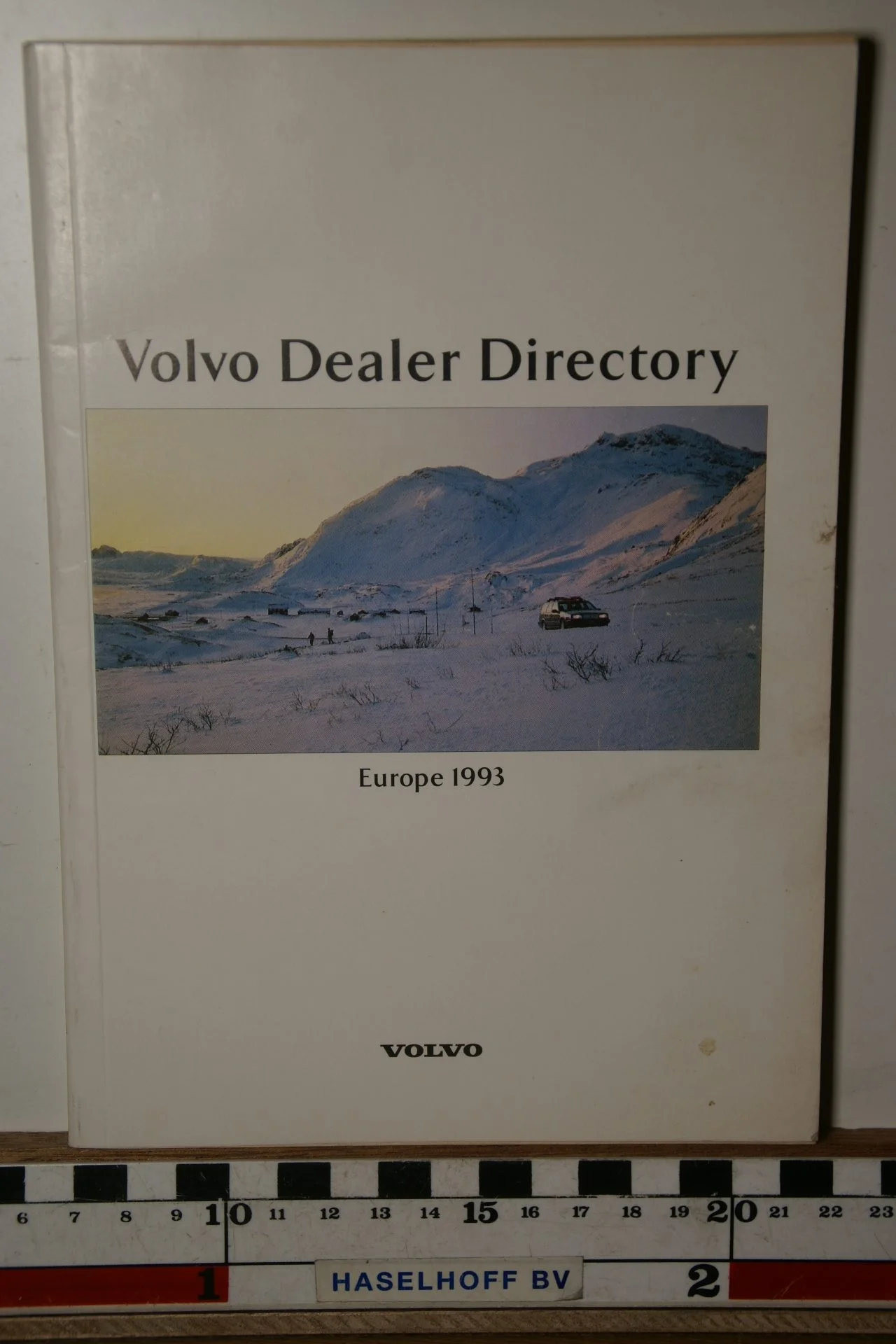 DSC02491 1993 boekje Volvo dealers in Europa MSPV 527-5545