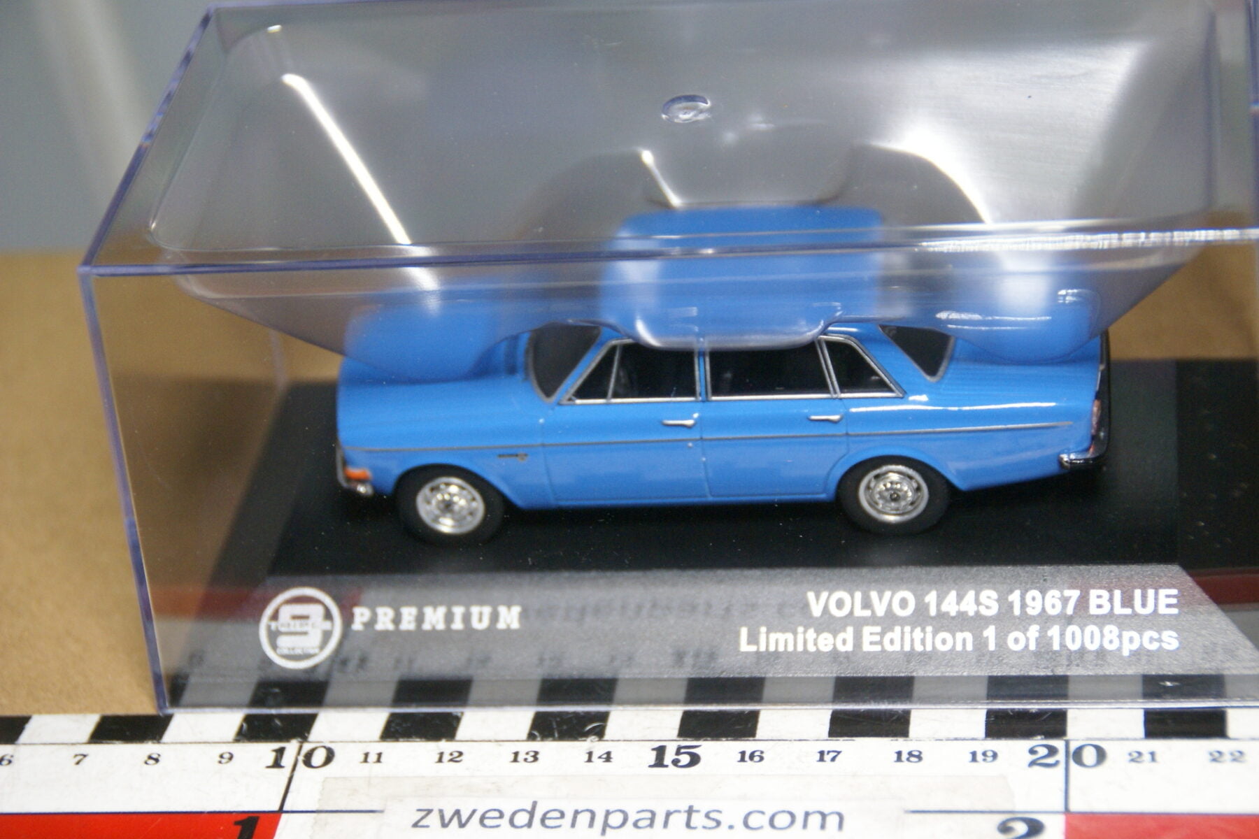 DSC03378 1967 Volvo 144S blauw 1op43 Triple9 T9P10005 1 of 1008 MB