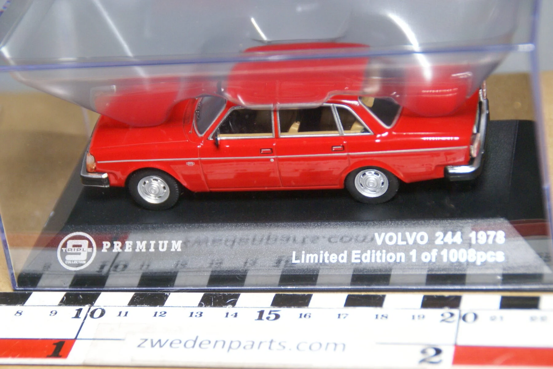 DSC03382 1978 Volvo 244 rood 1op43 Triple9 T9P10016 1 of 1008 MB