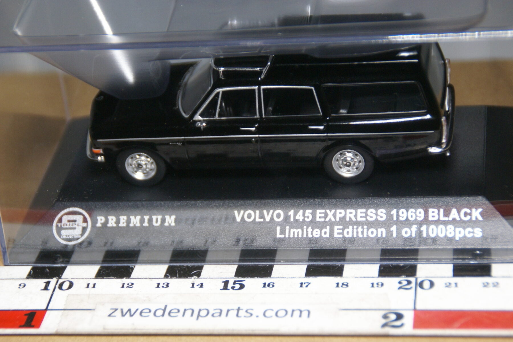 DSC03384 1969 Volvo 145Express zwart 1op43 Triple9 T9P10010 1 of 1008 MB