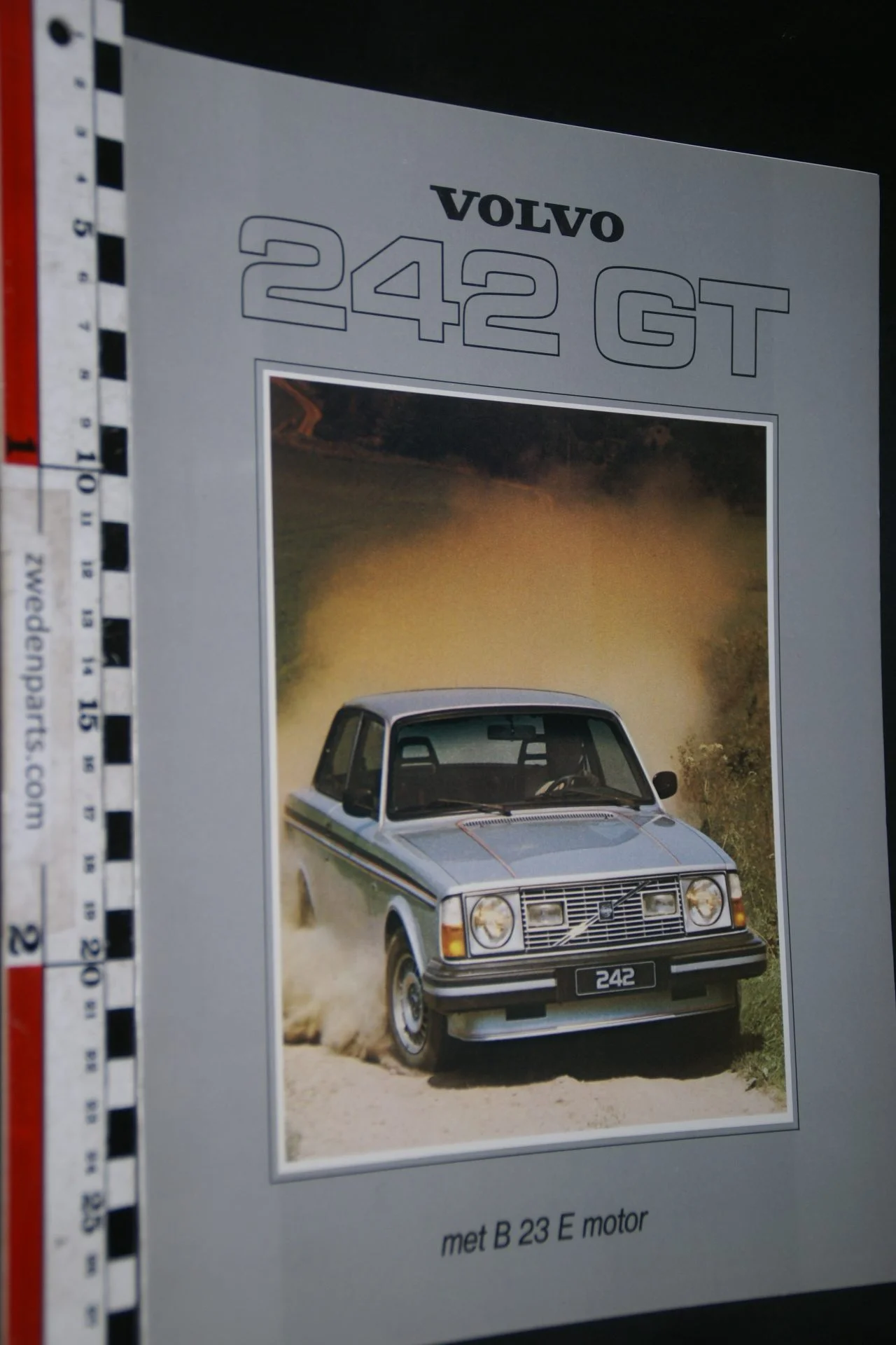 DSC03398 1979 brochure Volvo 242GT ASP 6915 rotated