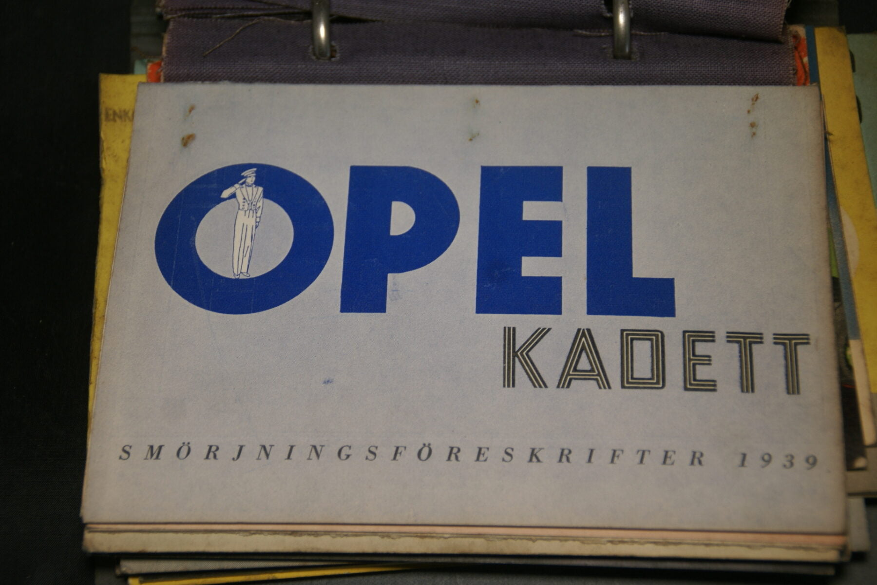 DSC03787 1939 kaart met smeerschema Opel Kadett Svenskt