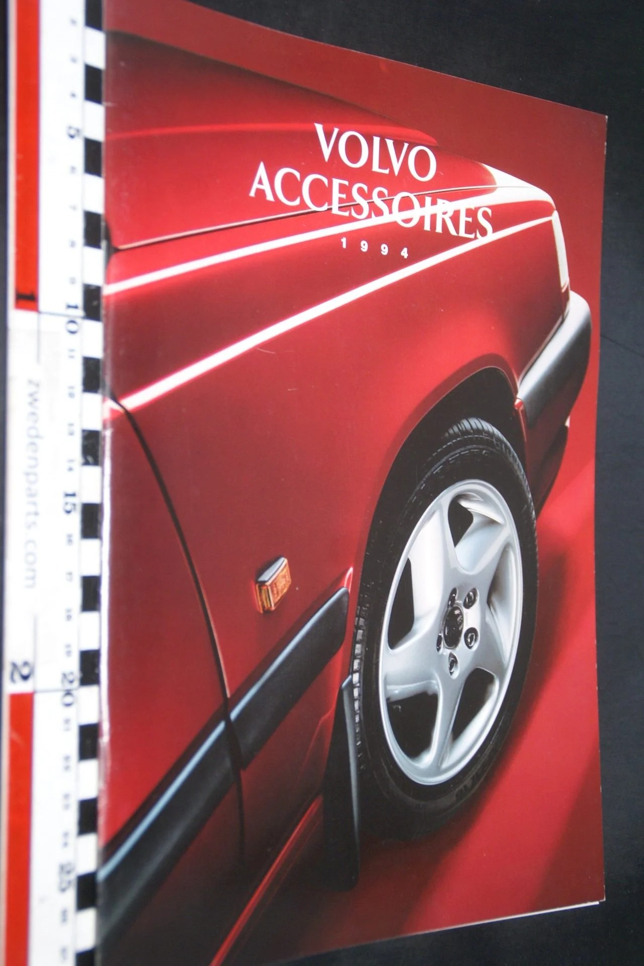 DSC03884 1993 brochure Volvo accessoires RSP 572 30291 rotated