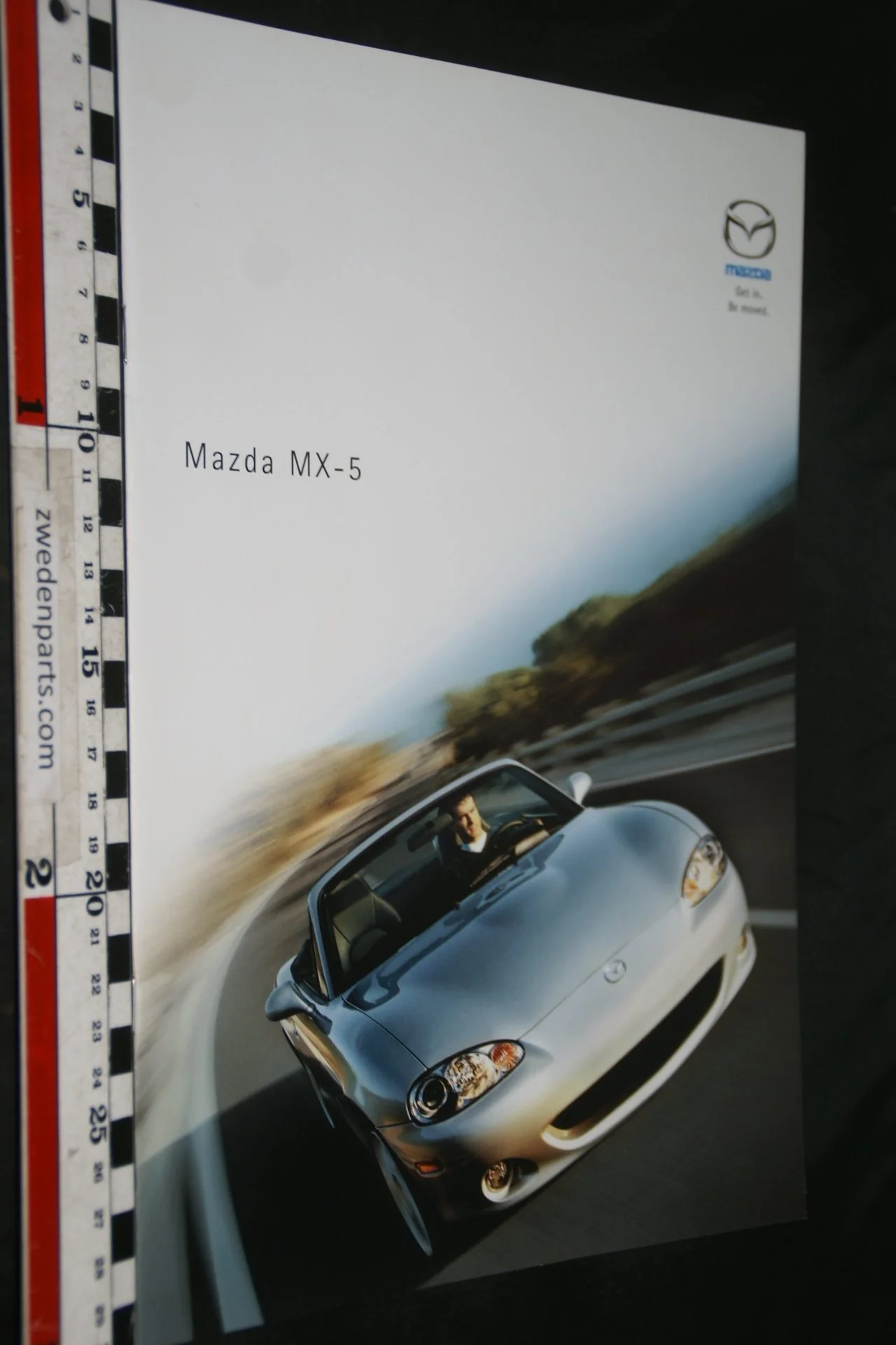 DSC04890 Mazda MX-5 brochure