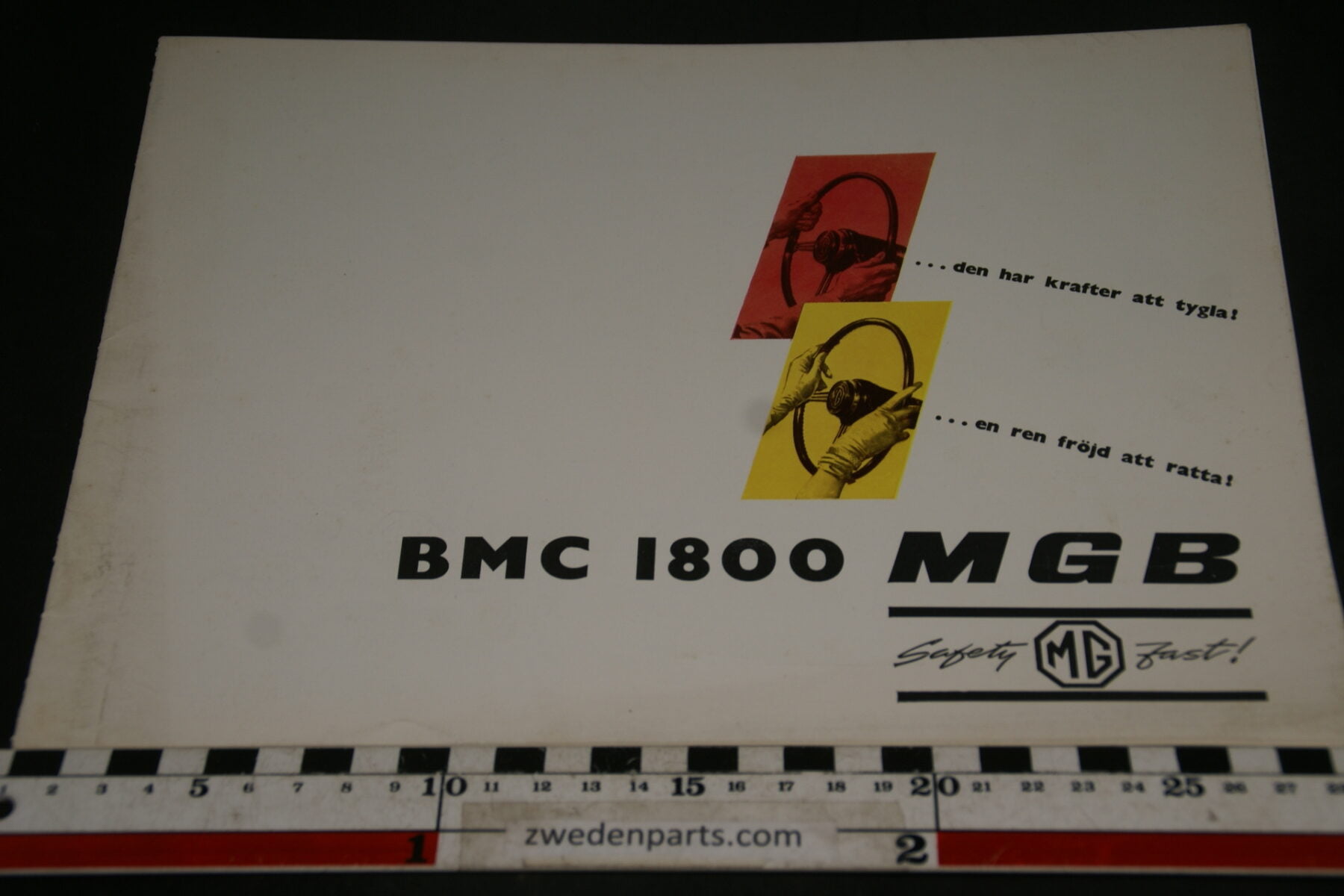 DSC04903 1967 MGB 1800 brochure