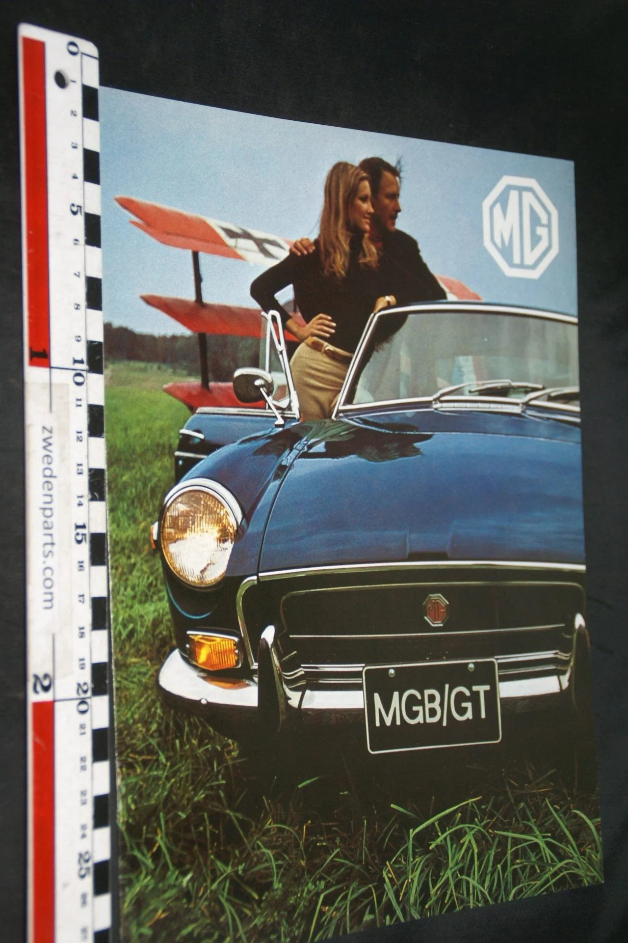 DSC04915 MGB GT brochure