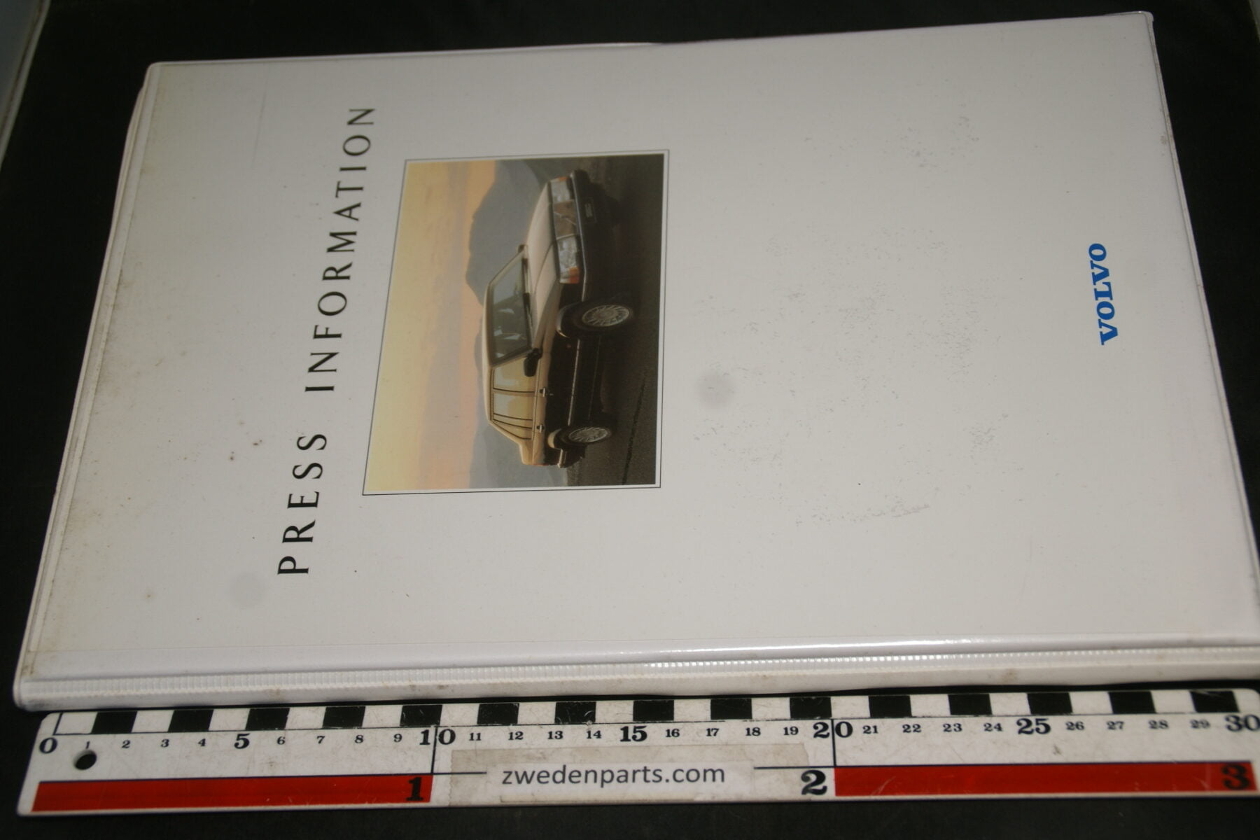 DSC04938 1991 Volvo persmap met persberichten en foto's